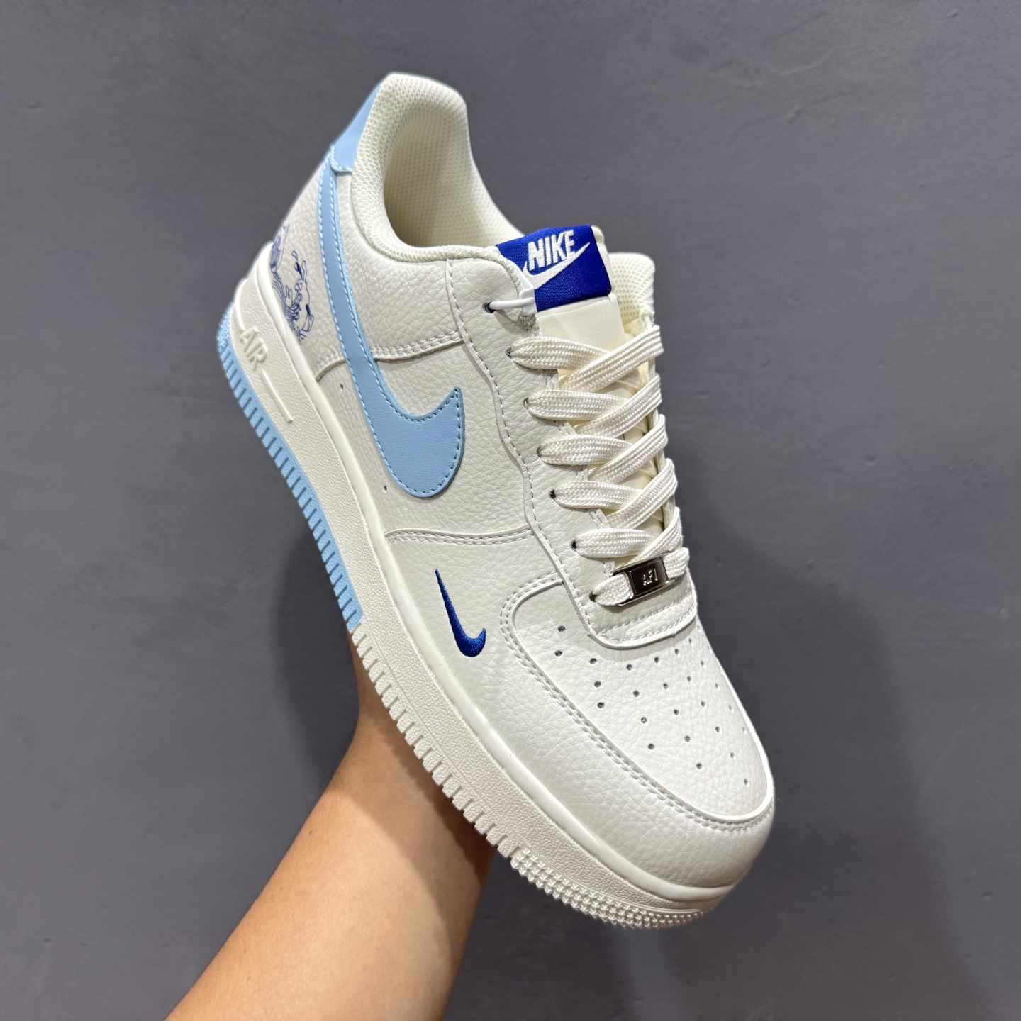 ￥260 Nike Air Force 1'07 Low 米蓝浪花 空军一号低帮休闲板鞋 CS5288-027