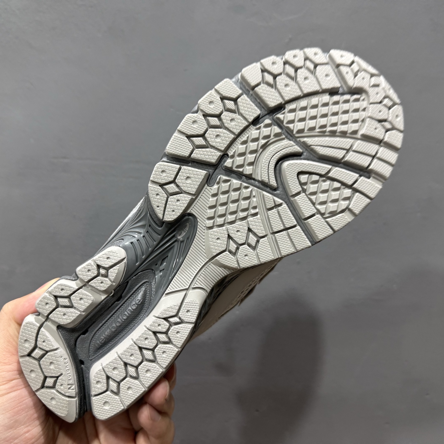 ￥220 New Balance 1906系列复古老爹风休闲运动慢跑鞋 U1906ROA