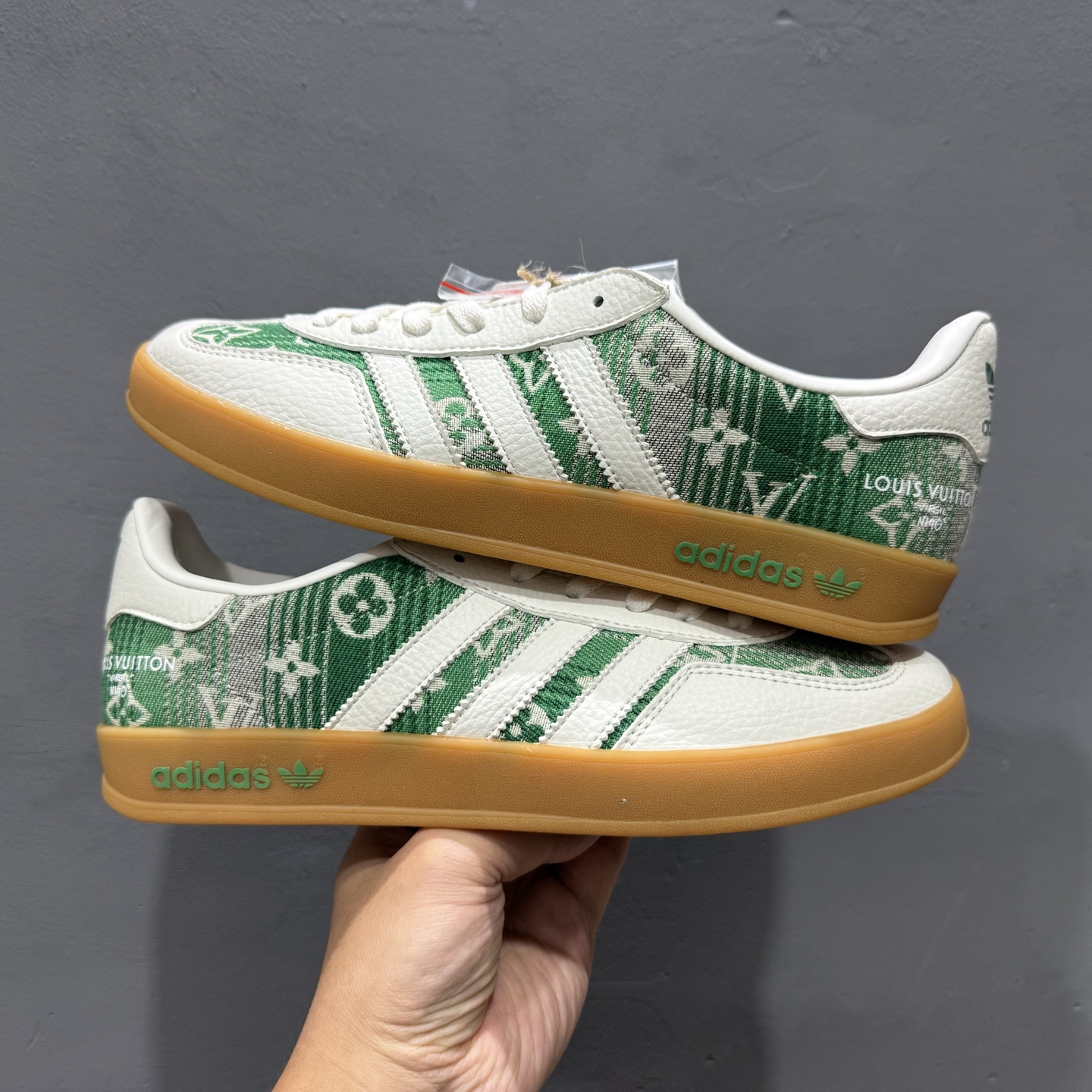 220 adidas 德训鞋 “闪电联名”高端定制 SC9207-733