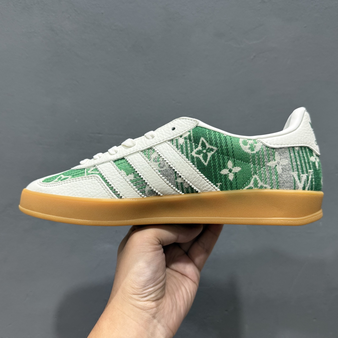 220 adidas 德训鞋 “闪电联名”高端定制 SC9207-733
