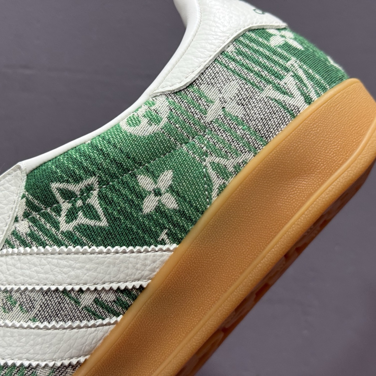 220 adidas 德训鞋 “闪电联名”高端定制 SC9207-733