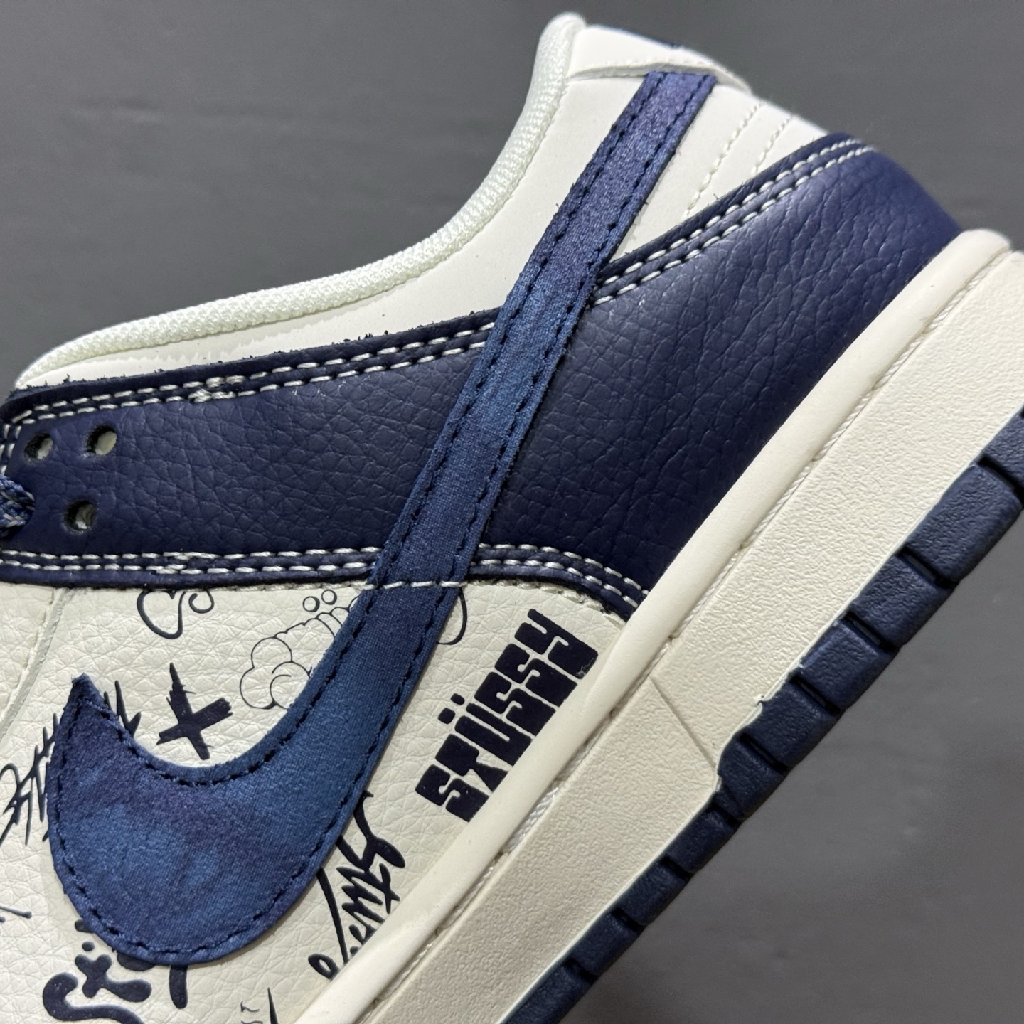 ￥280 Nike SB Dunk Low 斯图西联名 周年高端定制 低帮休闲板鞋 XS6089-589