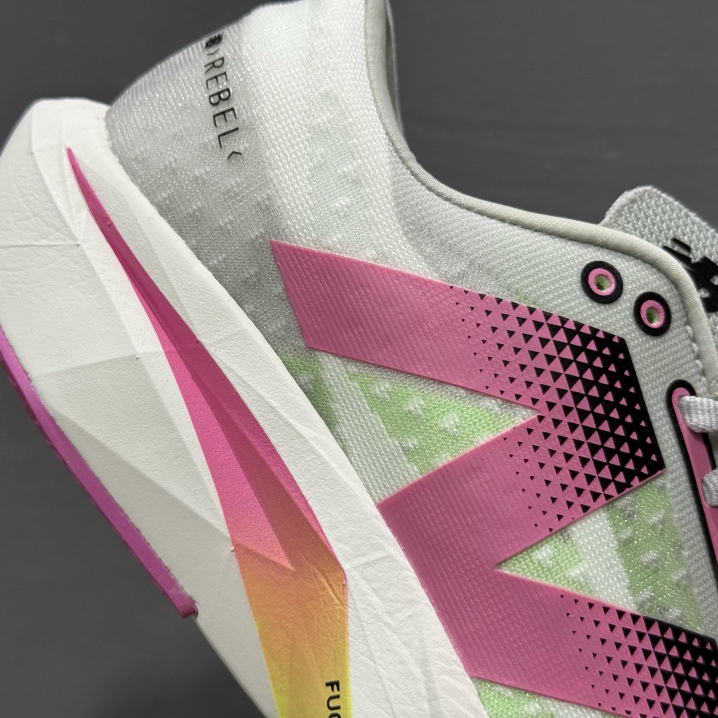 160 New Balance FuelCell Rebel V4 低帮防滑耐磨百搭休闲跑步鞋 MFCPZSR4