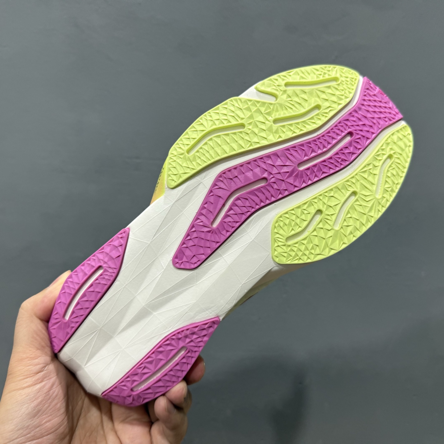 160 New Balance FuelCell Rebel V4 低帮防滑耐磨百搭休闲跑步鞋 MFCPZSR4