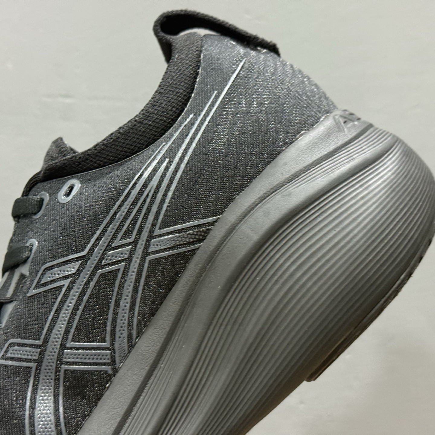 180 GEL NIMBUS 27代 专业跑鞋 Asics 日本田径队奥运系列 1011B958-002