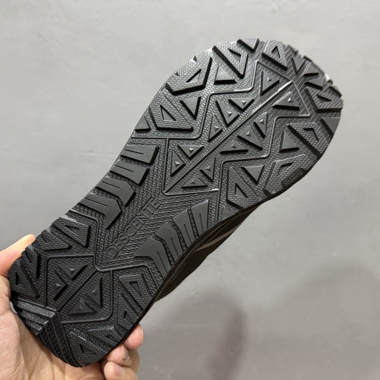 200 迪桑特DESCENTE RUNNING BOA舒适通透防滑耐磨透气轻便回弹 低帮跑步鞋 SQ123LCR34