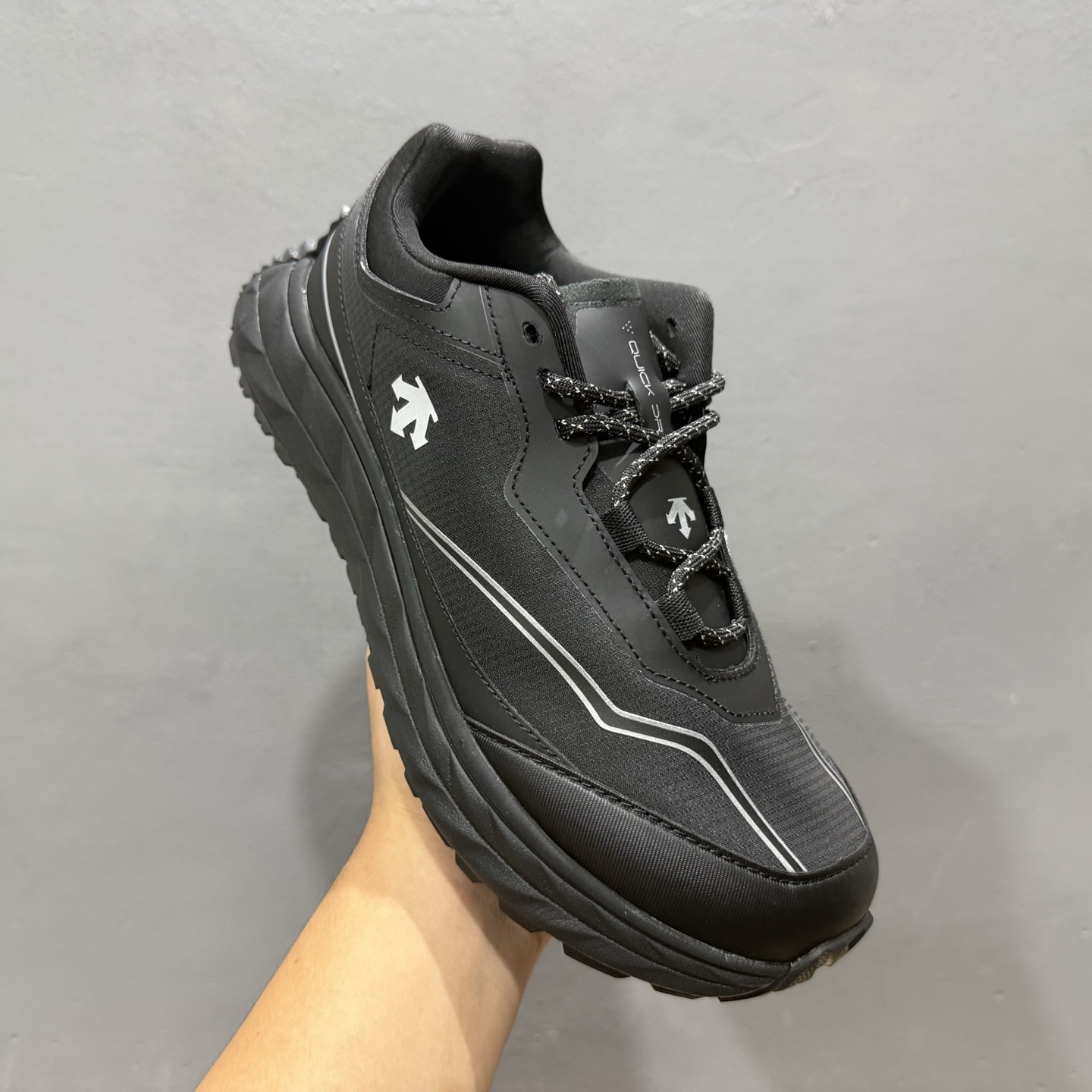 200 迪桑特DESCENTE RUNNING BOA舒适通透防滑耐磨透气轻便回弹 低帮跑步鞋 SQ123LCR34