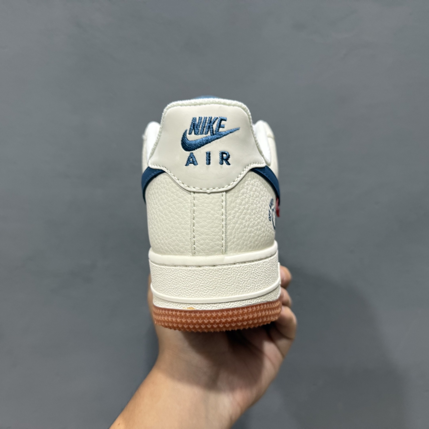 260 OFF-WHITE x Nike Air Force 1 爱心米蓝生胶 QW5836-001