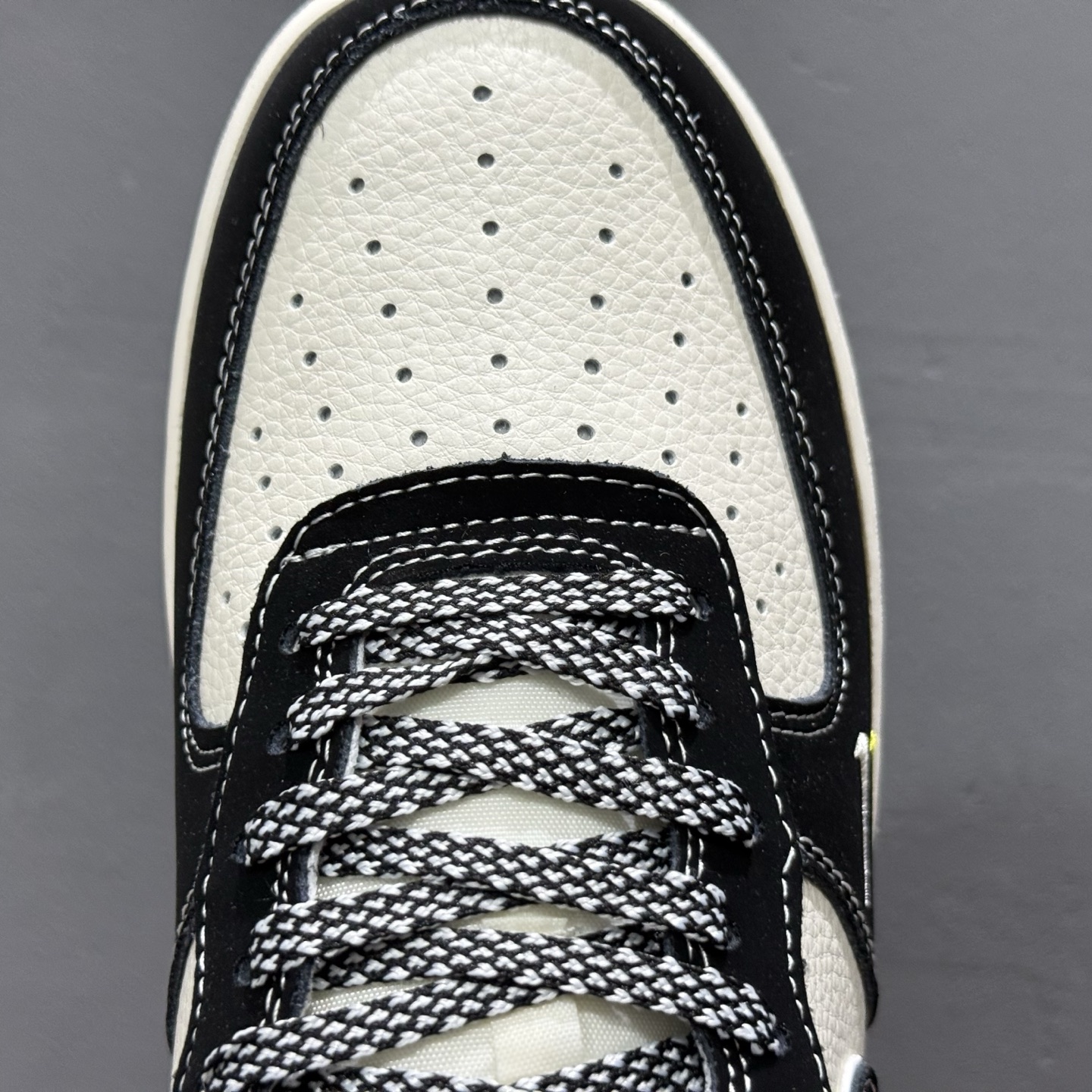 ￥260 Nike Air Force 1'07 Low 芬迪联名 小怪兽 空军一号低帮休闲板鞋 XL1979-102