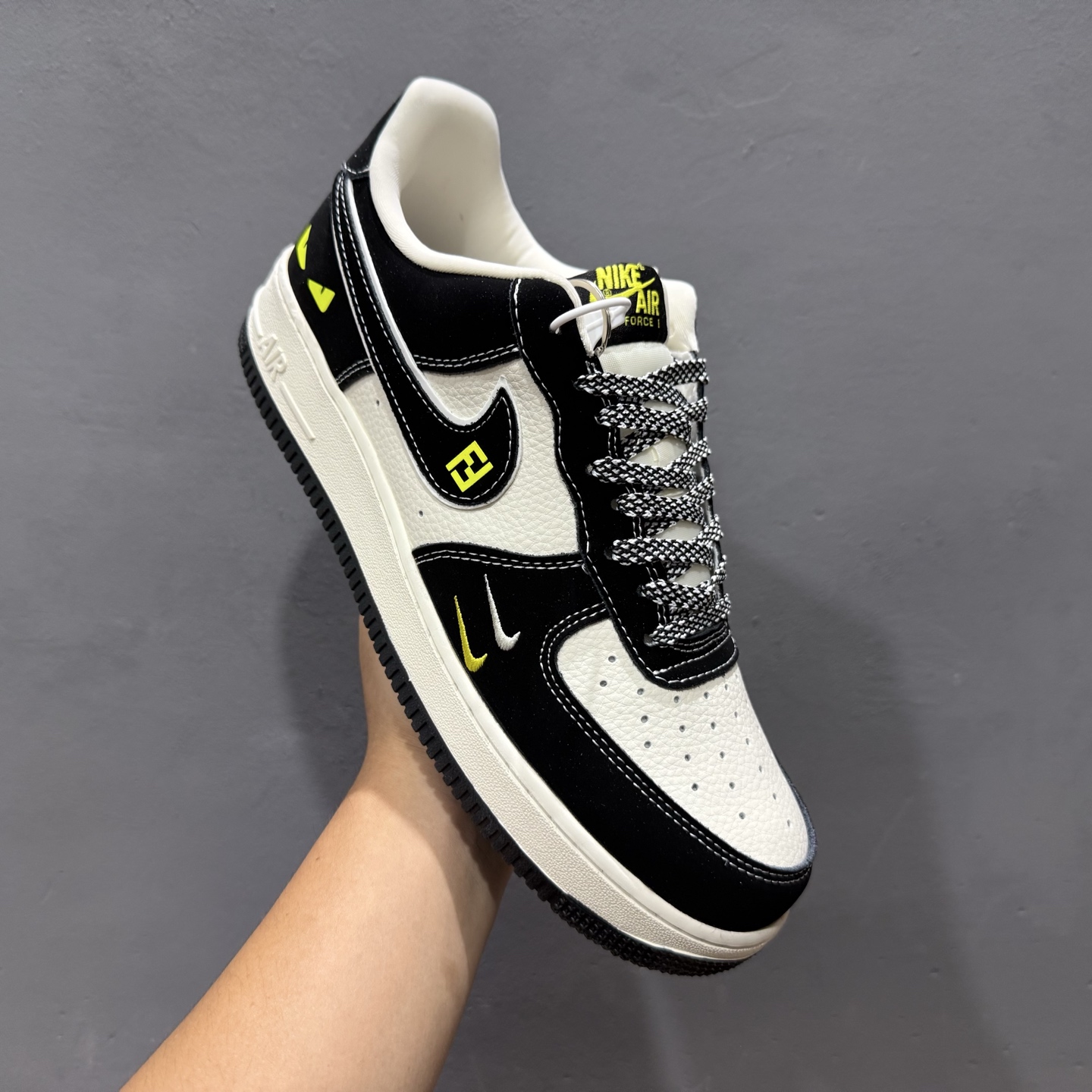 ￥260 Nike Air Force 1'07 Low 芬迪联名 小怪兽 空军一号低帮休闲板鞋 XL1979-102