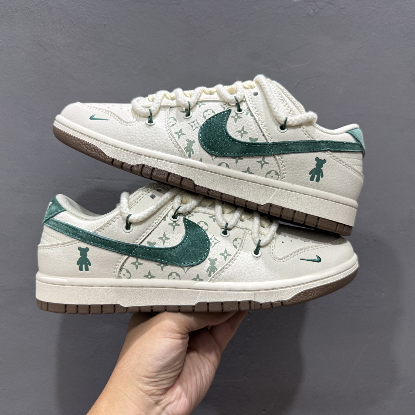 200 Nk SB Dunk Low BAPE联名-绑带黑勾 ....周年高端定制 低帮休闲板鞋 SJ2068-Chinese UA Cheap High Quatity Brand Clothes Bags handbags Sneakers wholesale wholesaler seller from China Factory suppliers Fashion Clothing Shoes best Quality Beautiful Price 200 Nk SB Dunk Low BAPE联名-绑带黑勾 ....周年高端定制 低帮休闲板鞋 SJ2068
