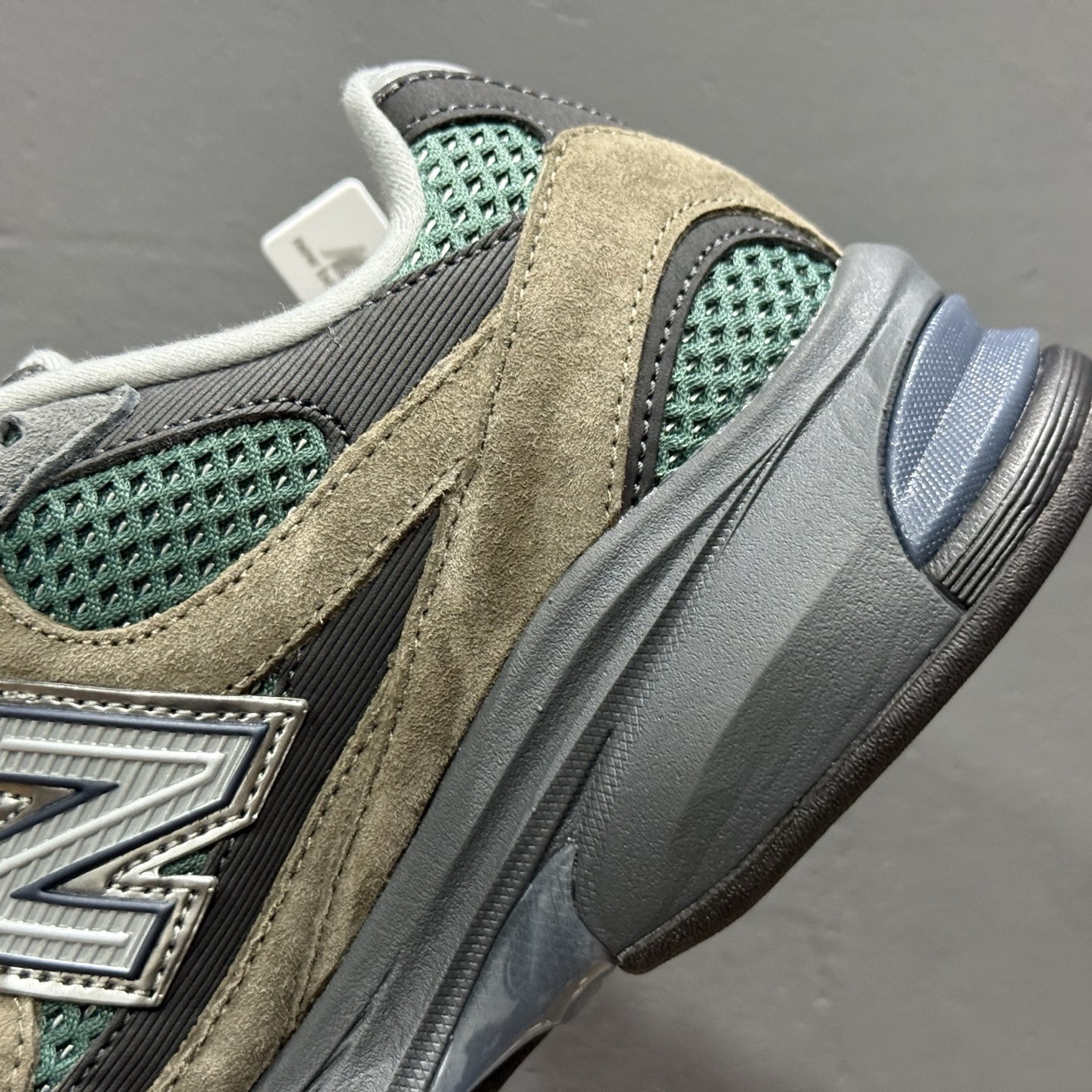 ￥220 纯原 New Balance 2010系列 复古休闲跑步鞋 U2010AGY