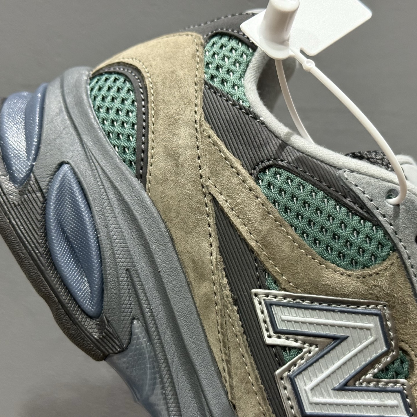 ￥220 纯原 New Balance 2010系列 复古休闲跑步鞋 U2010AGY