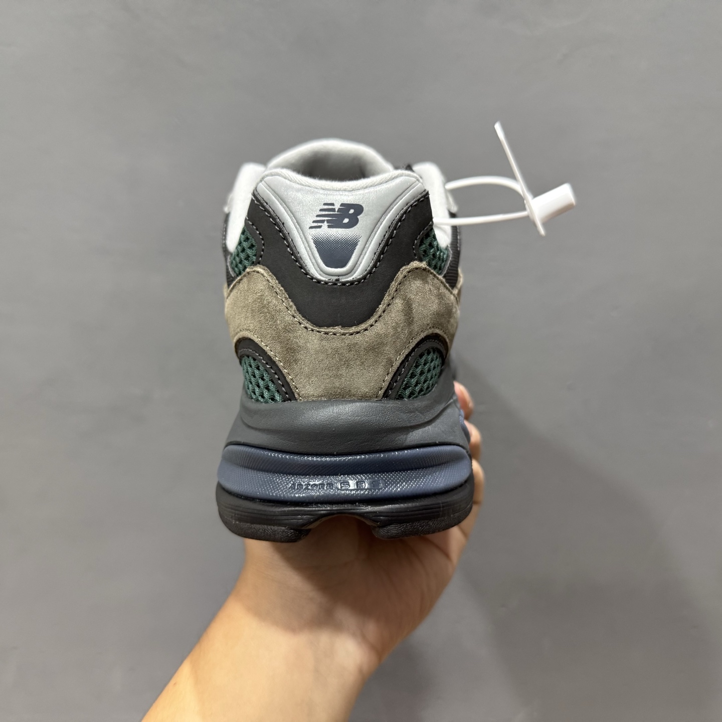 ￥220 纯原 New Balance 2010系列 复古休闲跑步鞋 U2010AGY