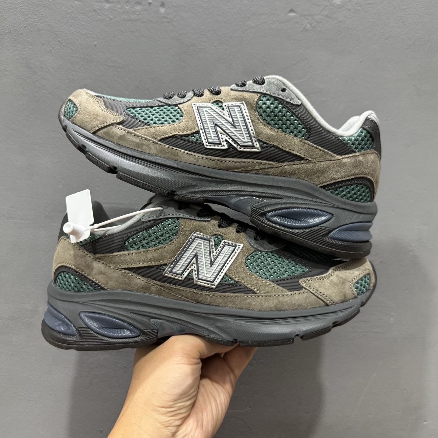 ￥220 纯原 New Balance 2010系列 复古休闲跑步鞋 U2010AGY