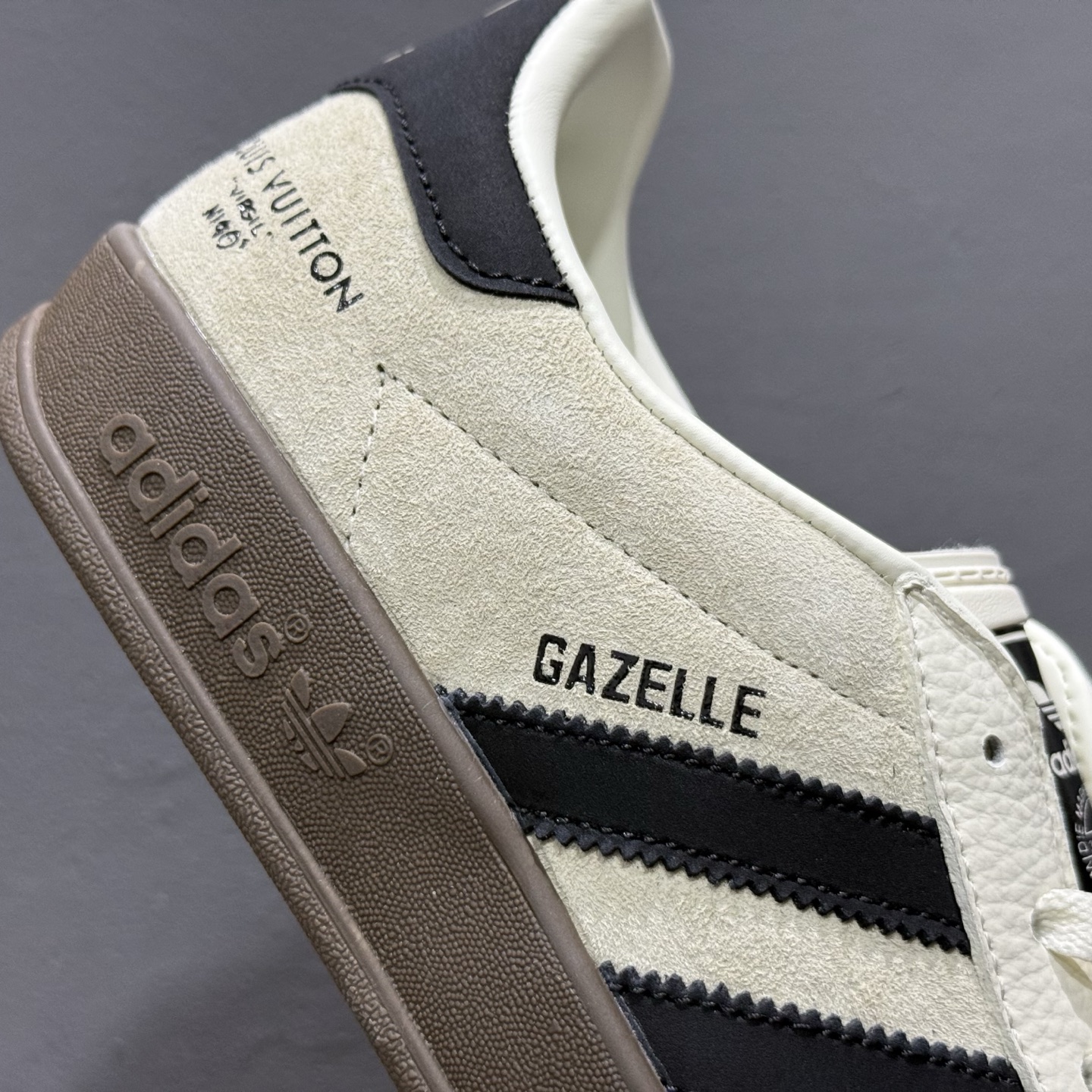 220 Louis Vuitton x adidas 卡布奇诺 SC9207-724-Chinese UA Cheap High Quatity Brand Clothes Bags handbags Sneakers wholesale wholesaler seller from China Factory suppliers Fashion Clothing Shoes best Quality Beautiful Price 220 Louis Vuitton x adidas 卡布奇诺 SC9207-724