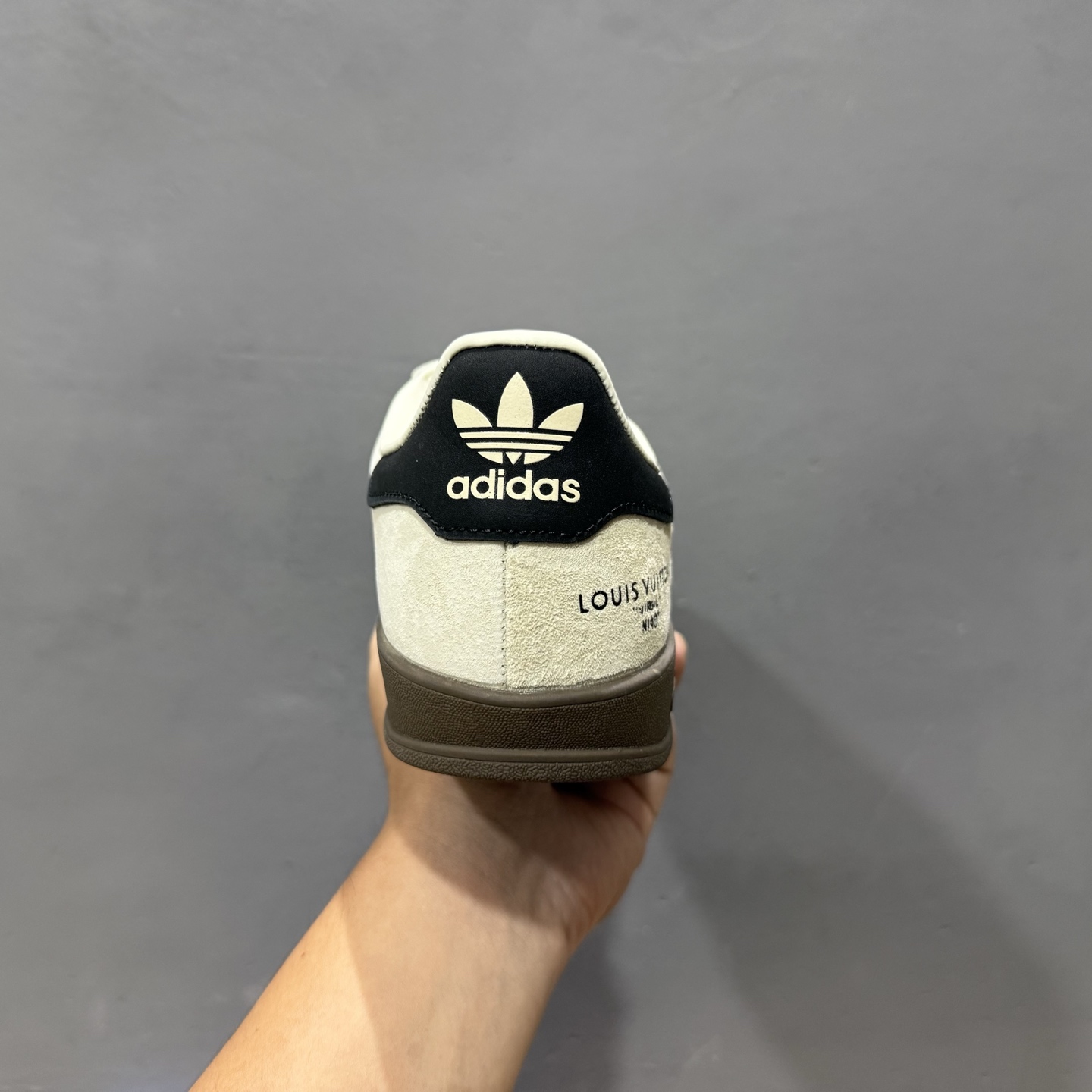 220 Louis Vuitton x adidas 卡布奇诺 SC9207-724-Chinese UA Cheap High Quatity Brand Clothes Bags handbags Sneakers wholesale wholesaler seller from China Factory suppliers Fashion Clothing Shoes best Quality Beautiful Price 220 Louis Vuitton x adidas 卡布奇诺 SC9207-724
