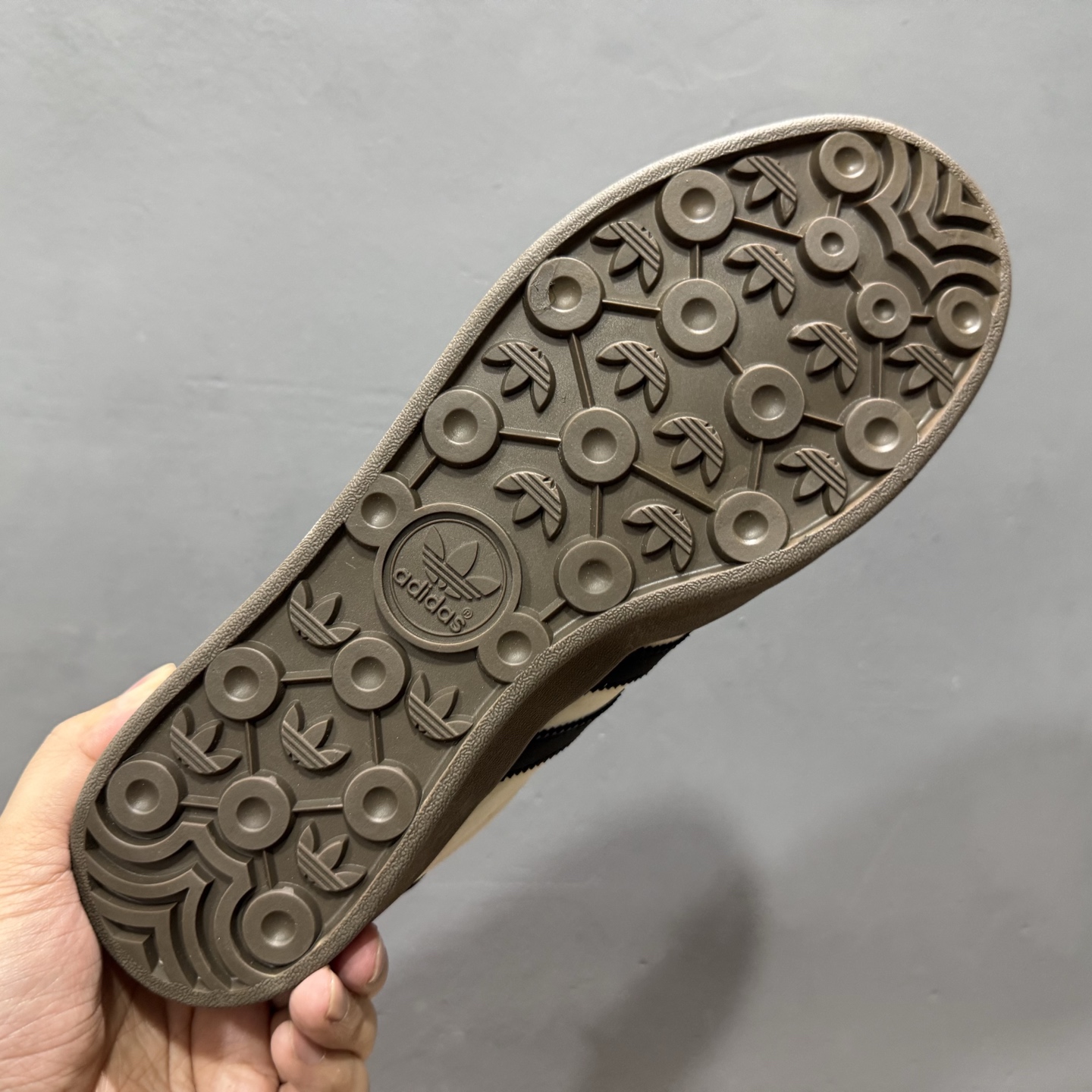 220 Louis Vuitton x adidas 卡布奇诺 SC9207-724-Chinese UA Cheap High Quatity Brand Clothes Bags handbags Sneakers wholesale wholesaler seller from China Factory suppliers Fashion Clothing Shoes best Quality Beautiful Price 220 Louis Vuitton x adidas 卡布奇诺 SC9207-724