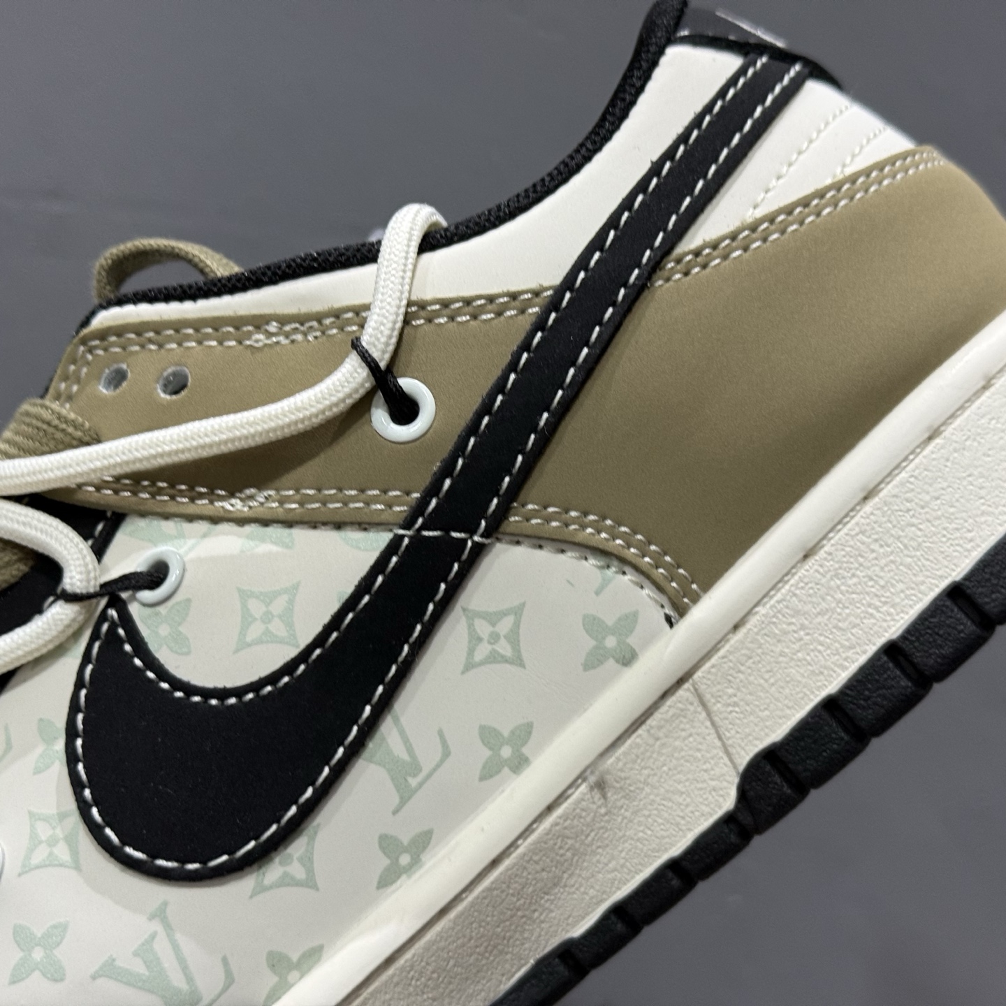 300 Louis Vuitton x Nike Dunk Low 黑棕抽绳 YX5066-371