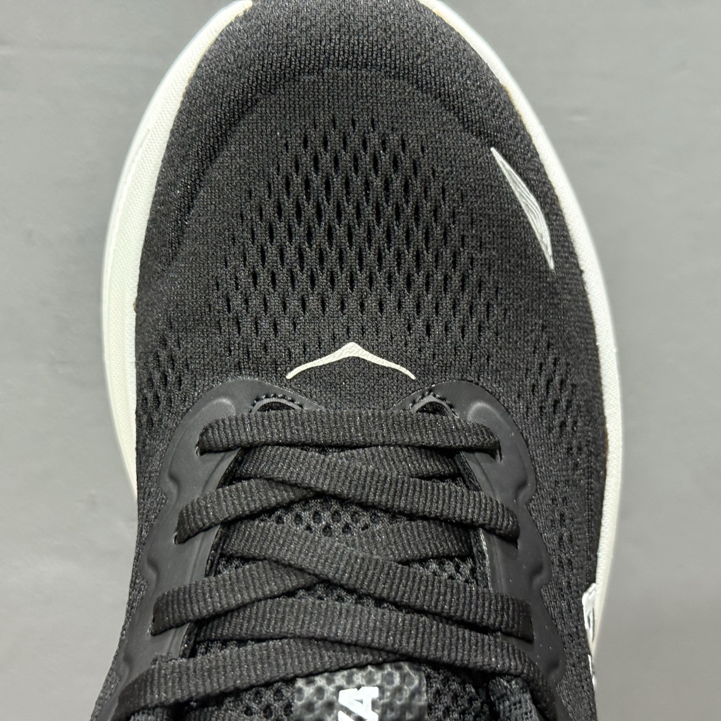 180 HOKA ONE ONE Bondi 9 黑色 1162011-BWHT