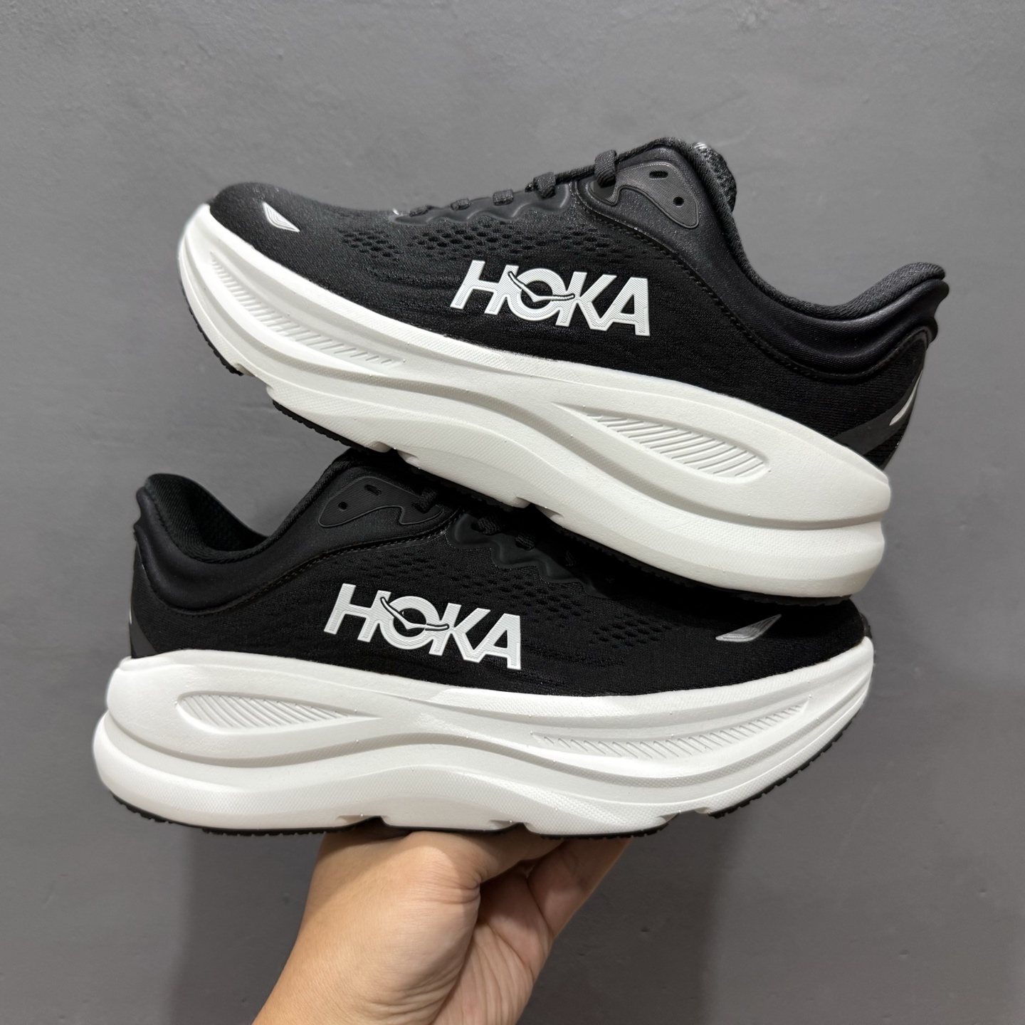 180 HOKA ONE ONE Bondi 9 黑色 1162011-BWHT