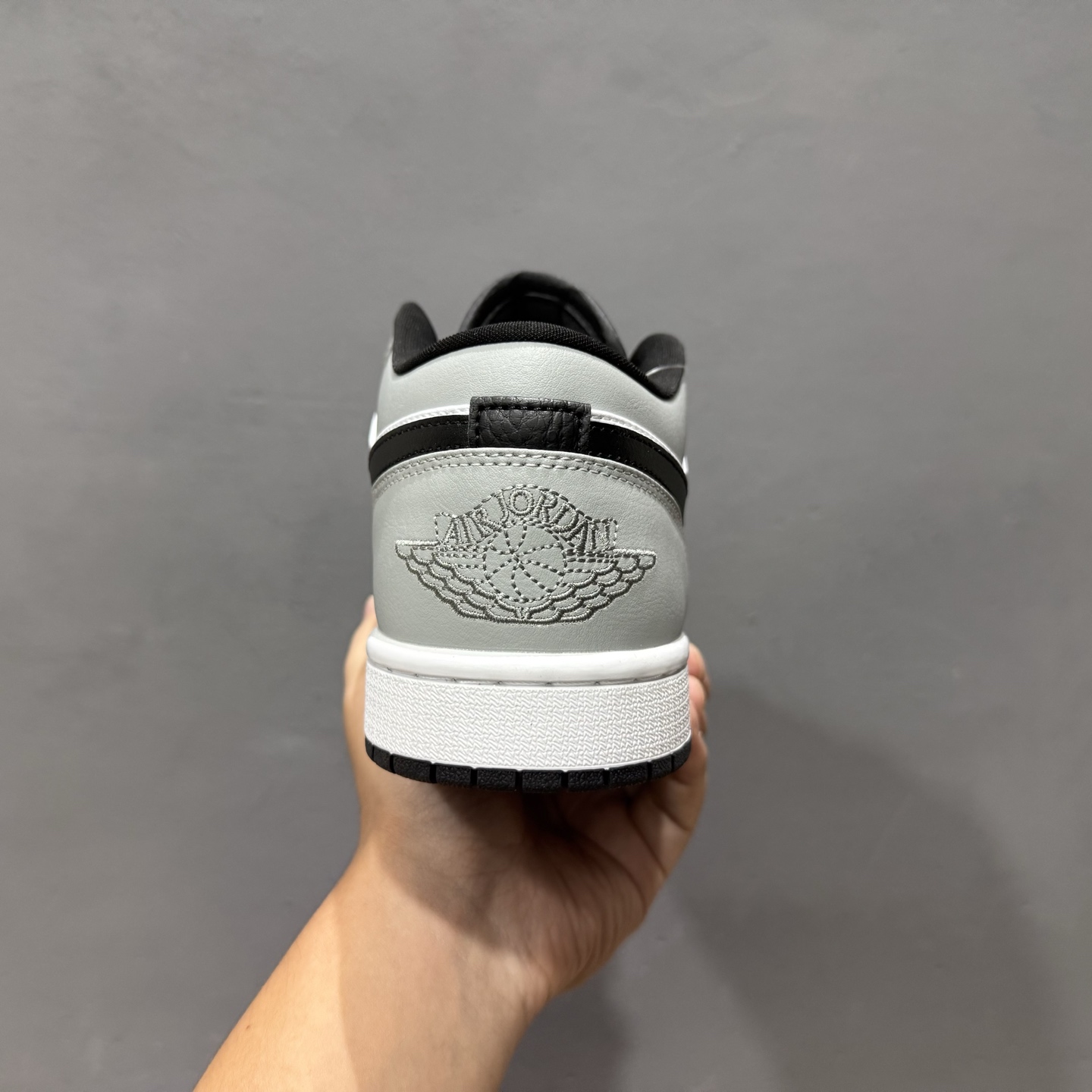 220 Jordan Air Jordan 1 low 烟灰 553558-030