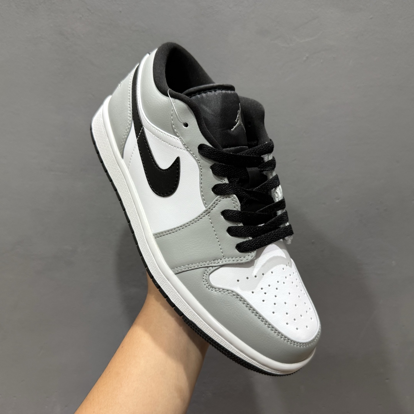 220 Jordan Air Jordan 1 low 烟灰 553558-030