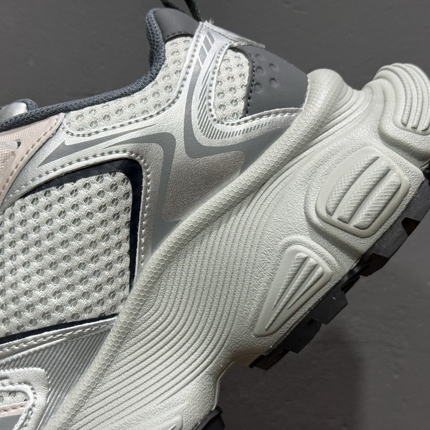 220 MLB 纽约洋基队 浅灰色 3ASHWD15N-50GRL-Chinese UA Cheap High Quatity Brand Clothes Bags handbags Sneakers wholesale wholesaler seller from China Factory suppliers Fashion Clothing Shoes best Quality Beautiful Price 220 MLB 纽约洋基队 浅灰色 3ASHWD15N-50GRL