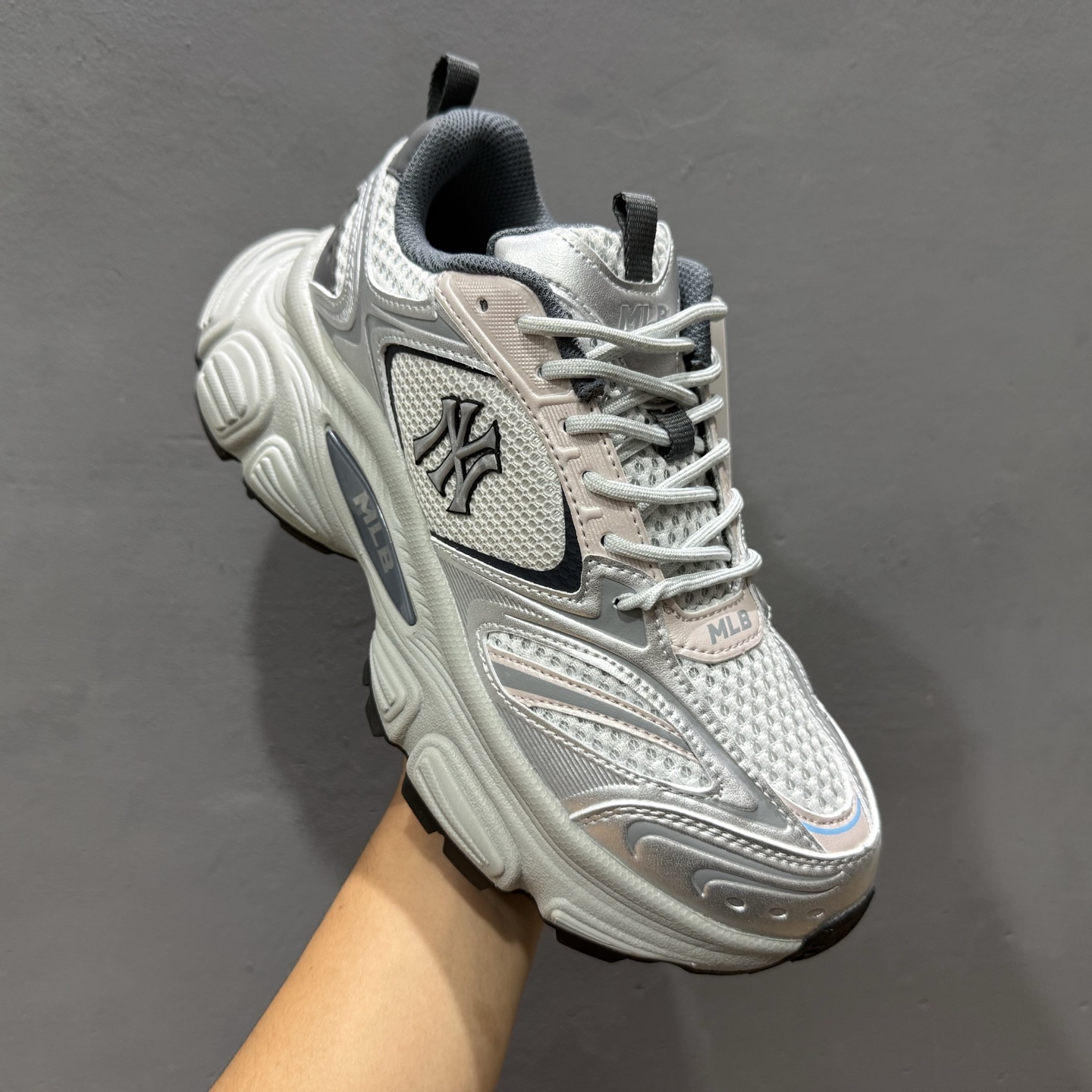 220 MLB 纽约洋基队 浅灰色 3ASHWD15N-50GRL-Chinese UA Cheap High Quatity Brand Clothes Bags handbags Sneakers wholesale wholesaler seller from China Factory suppliers Fashion Clothing Shoes best Quality Beautiful Price 220 MLB 纽约洋基队 浅灰色 3ASHWD15N-50GRL