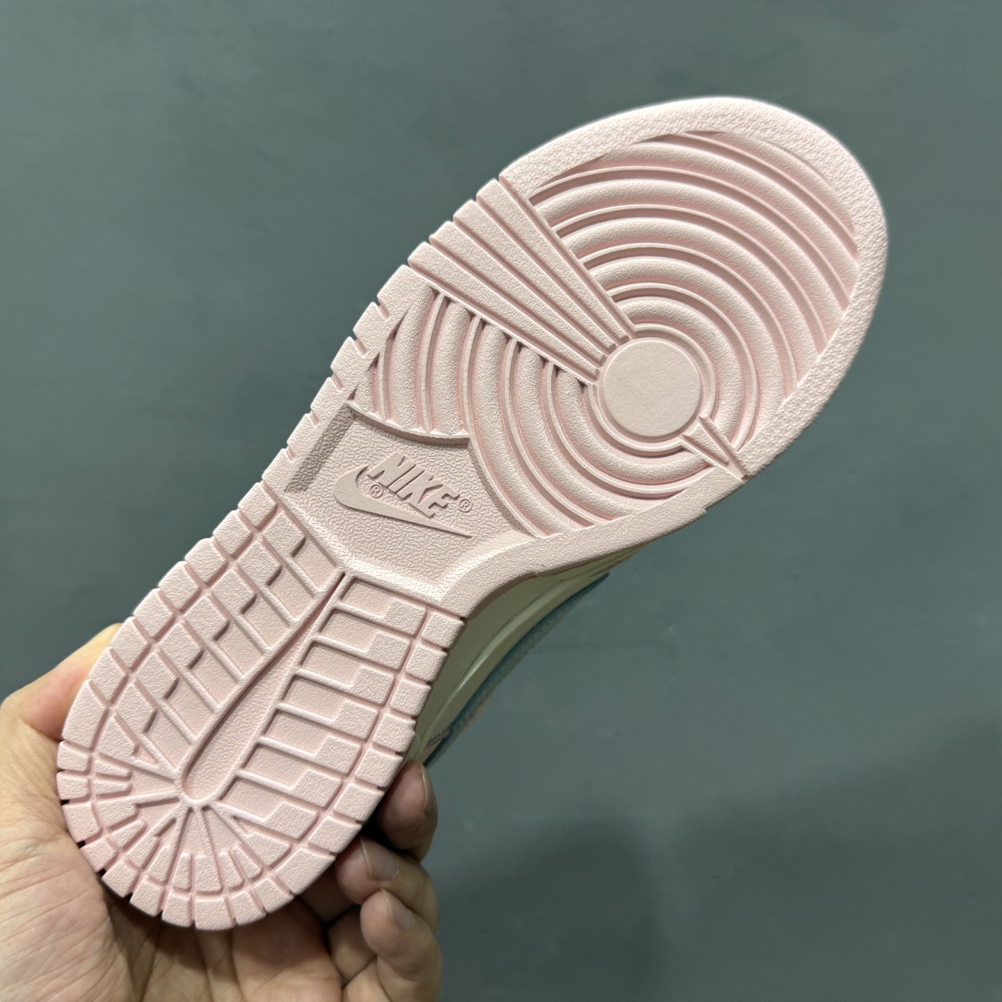 260 Nike Dunk Low 冰莓汽水 此款以甜美满分的粉蓝撞色 PB0508-035-Chinese UA Cheap High Quatity Brand Clothes Bags handbags Sneakers wholesale wholesaler seller from China Factory suppliers Fashion Clothing Shoes best Quality Beautiful Price 260 Nike Dunk Low 冰莓汽水 此款以甜美满分的粉蓝撞色 PB0508-035