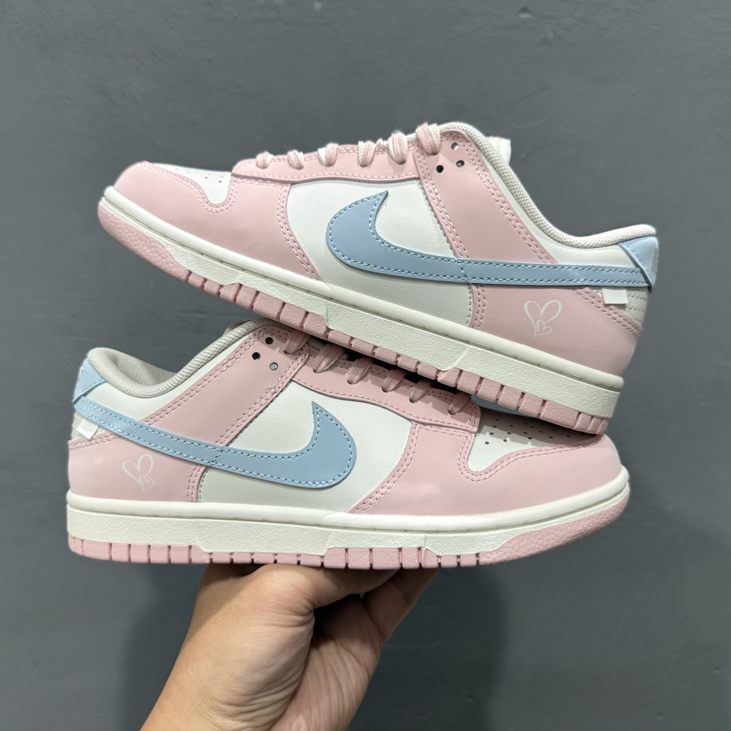 260 Nike Dunk Low 冰莓汽水 此款以甜美满分的粉蓝撞色 PB0508-035-Chinese UA Cheap High Quatity Brand Clothes Bags handbags Sneakers wholesale wholesaler seller from China Factory suppliers Fashion Clothing Shoes best Quality Beautiful Price 260 Nike Dunk Low 冰莓汽水 此款以甜美满分的粉蓝撞色 PB0508-035