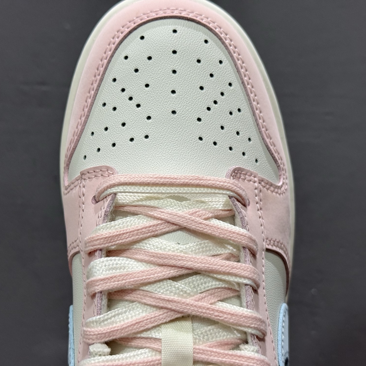 260 Nike Dunk Low 冰莓汽水 此款以甜美满分的粉蓝撞色 PB0508-035-Chinese UA Cheap High Quatity Brand Clothes Bags handbags Sneakers wholesale wholesaler seller from China Factory suppliers Fashion Clothing Shoes best Quality Beautiful Price 260 Nike Dunk Low 冰莓汽水 此款以甜美满分的粉蓝撞色 PB0508-035