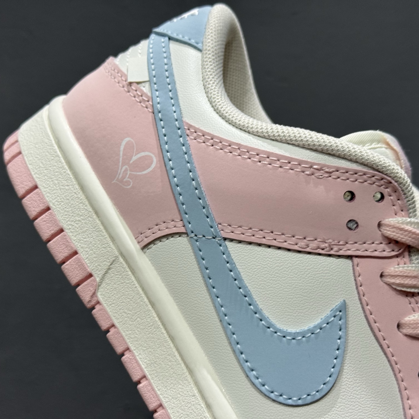 260 Nike Dunk Low 冰莓汽水 此款以甜美满分的粉蓝撞色 PB0508-035-Chinese UA Cheap High Quatity Brand Clothes Bags handbags Sneakers wholesale wholesaler seller from China Factory suppliers Fashion Clothing Shoes best Quality Beautiful Price 260 Nike Dunk Low 冰莓汽水 此款以甜美满分的粉蓝撞色 PB0508-035