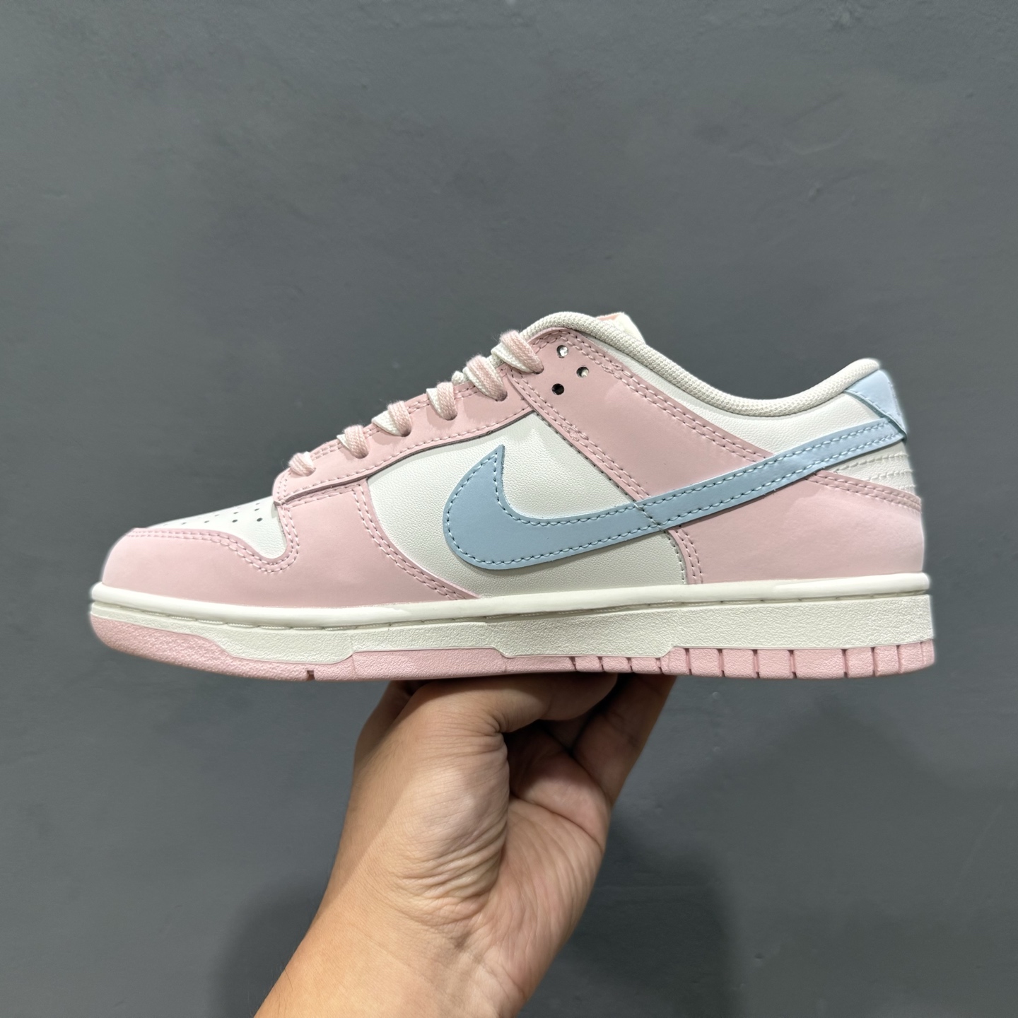 260 Nike Dunk Low 冰莓汽水 此款以甜美满分的粉蓝撞色 PB0508-035-Chinese UA Cheap High Quatity Brand Clothes Bags handbags Sneakers wholesale wholesaler seller from China Factory suppliers Fashion Clothing Shoes best Quality Beautiful Price 260 Nike Dunk Low 冰莓汽水 此款以甜美满分的粉蓝撞色 PB0508-035