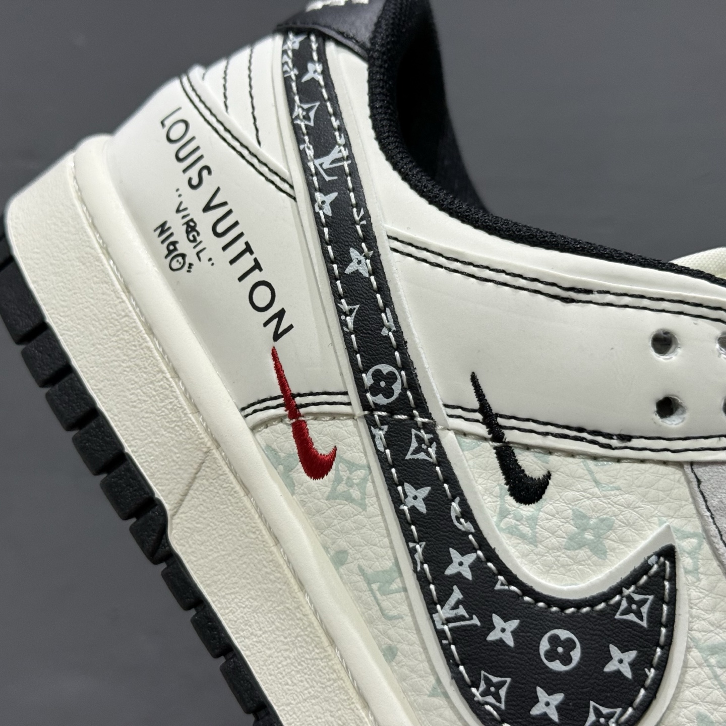 280 Louis Vuitton x Nike Dunk Low 黑勾印花 YX5066-365-Chinese UA Cheap High Quatity Brand Clothes Bags handbags Sneakers wholesale wholesaler seller from China Factory suppliers Fashion Clothing Shoes best Quality Beautiful Price 280 Louis Vuitton x Nike Dunk Low 黑勾印花 YX5066-365