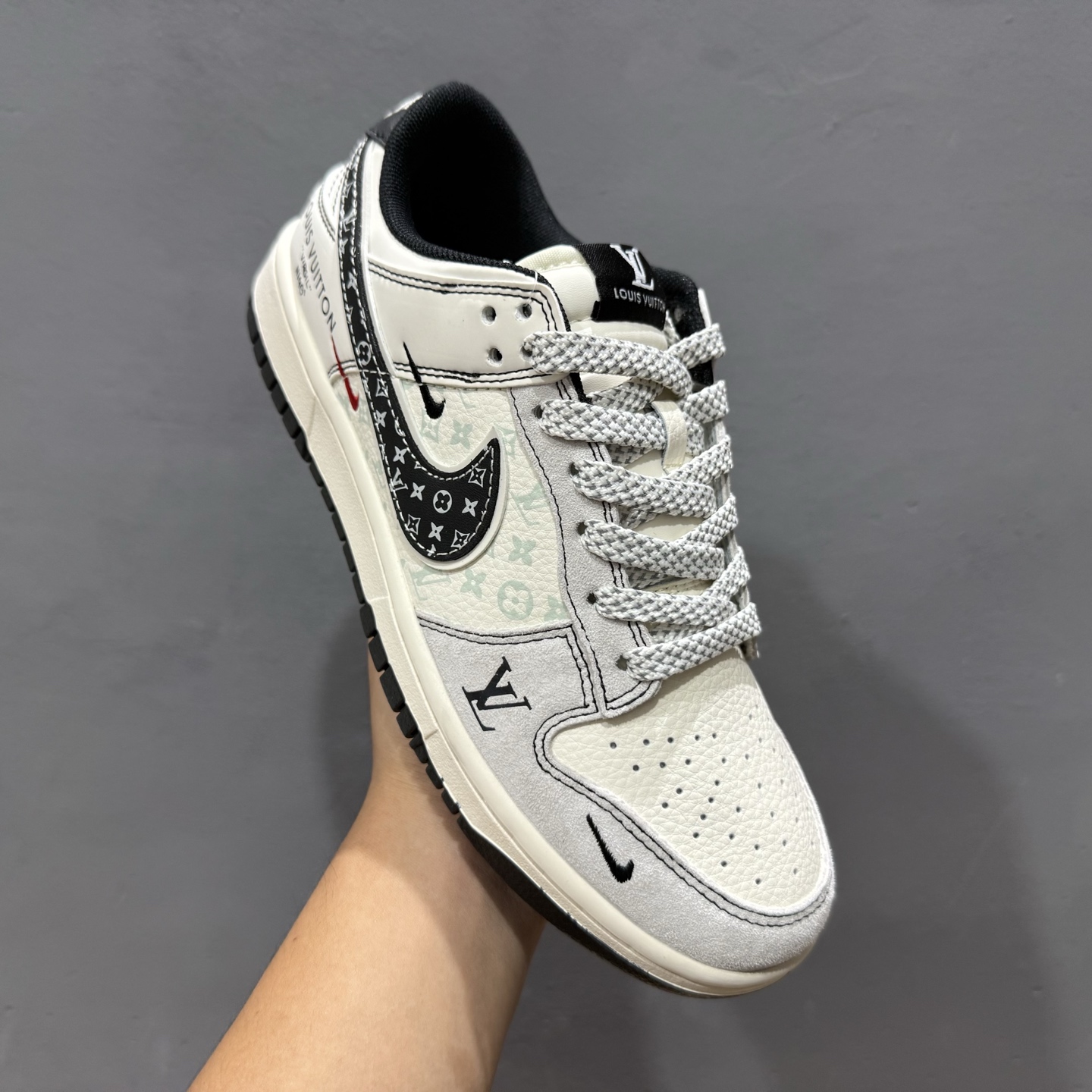 280 Louis Vuitton x Nike Dunk Low 黑勾印花 YX5066-365-Chinese UA Cheap High Quatity Brand Clothes Bags handbags Sneakers wholesale wholesaler seller from China Factory suppliers Fashion Clothing Shoes best Quality Beautiful Price 280 Louis Vuitton x Nike Dunk Low 黑勾印花 YX5066-365