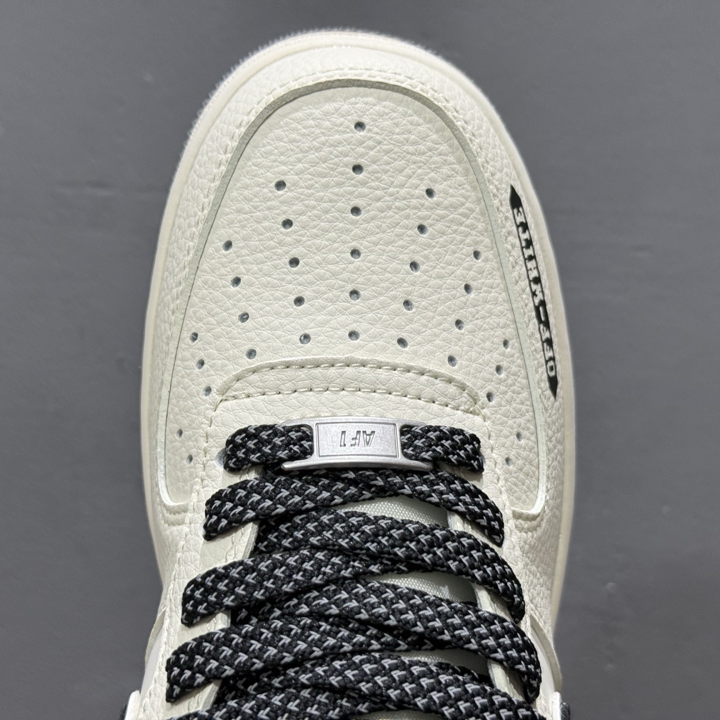 260 独家实拍Nike Air Force 1‘07 Low 联名 灰黑双色米黑 空军一号低帮休闲板鞋 QW5836-005-Chinese UA Cheap High Quatity Brand Clothes Bags handbags Sneakers wholesale wholesaler seller from China Factory suppliers Fashion Clothing Shoes best Quality Beautiful Price 260 独家实拍Nike Air Force 1‘07 Low 联名 灰黑双色米黑 空军一号低帮休闲板鞋 QW5836-005