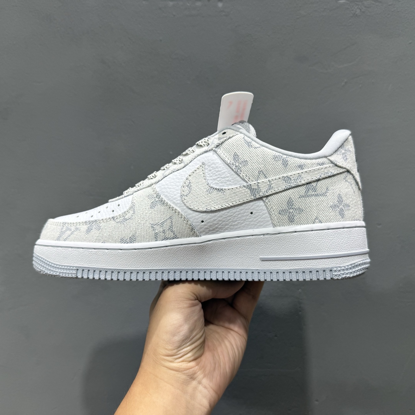 260 独家实拍Nike Air Force 1‘07 Low LV联名 灰牛仔 空军一号低帮休闲板鞋 SC0601-552-Chinese UA Cheap High Quatity Brand Clothes Bags handbags Sneakers wholesale wholesaler seller from China Factory suppliers Fashion Clothing Shoes best Quality Beautiful Price 260 独家实拍Nike Air Force 1‘07 Low LV联名 灰牛仔 空军一号低帮休闲板鞋 SC0601-552