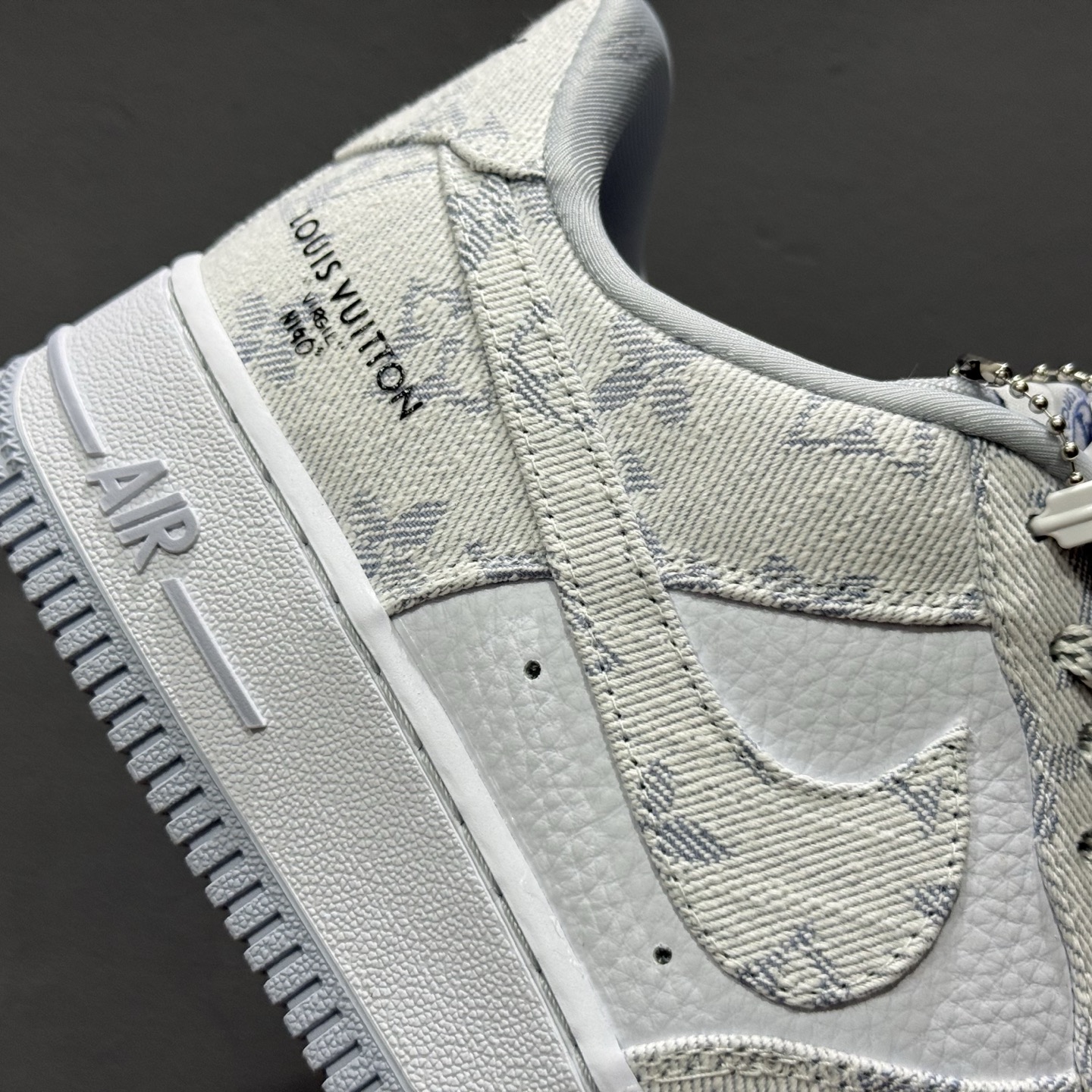 260 独家实拍Nike Air Force 1‘07 Low LV联名 灰牛仔 空军一号低帮休闲板鞋 SC0601-552-Chinese UA Cheap High Quatity Brand Clothes Bags handbags Sneakers wholesale wholesaler seller from China Factory suppliers Fashion Clothing Shoes best Quality Beautiful Price 260 独家实拍Nike Air Force 1‘07 Low LV联名 灰牛仔 空军一号低帮休闲板鞋 SC0601-552