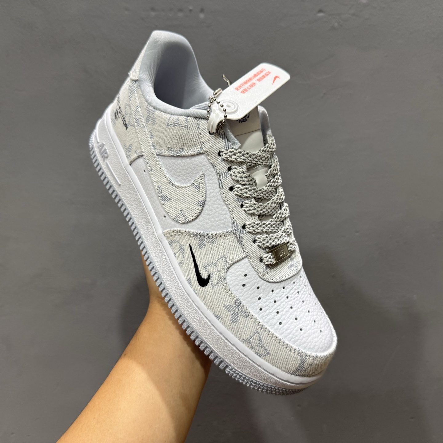 260 独家实拍Nike Air Force 1‘07 Low LV联名 灰牛仔 空军一号低帮休闲板鞋 SC0601-552-Chinese UA Cheap High Quatity Brand Clothes Bags handbags Sneakers wholesale wholesaler seller from China Factory suppliers Fashion Clothing Shoes best Quality Beautiful Price 260 独家实拍Nike Air Force 1‘07 Low LV联名 灰牛仔 空军一号低帮休闲板鞋 SC0601-552