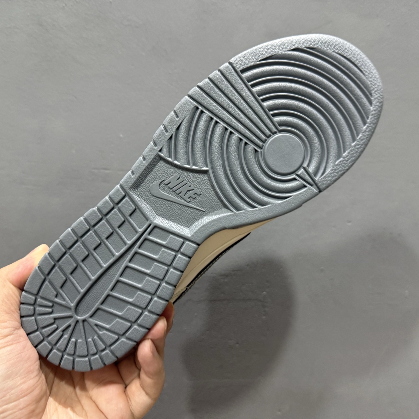 280 独家实拍Nike SB Dunk Low LV联名 花纹灰勾 周年高端定制 低帮休闲板鞋 YX5066-366-Chinese UA Cheap High Quatity Brand Clothes Bags handbags Sneakers wholesale wholesaler seller from China Factory suppliers Fashion Clothing Shoes best Quality Beautiful Price 280 独家实拍Nike SB Dunk Low LV联名 花纹灰勾 周年高端定制 低帮休闲板鞋 YX5066-366