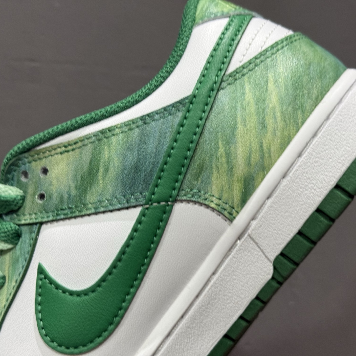 280 Nike Dunk Low 柳拂衣 白绿 当Dunk经典廓形邂逅东方自然诗韵 HF5441-101-Chinese UA Cheap High Quatity Brand Clothes Bags handbags Sneakers wholesale wholesaler seller from China Factory suppliers Fashion Clothing Shoes best Quality Beautiful Price 280 Nike Dunk Low 柳拂衣 白绿 当Dunk经典廓形邂逅东方自然诗韵 HF5441-101