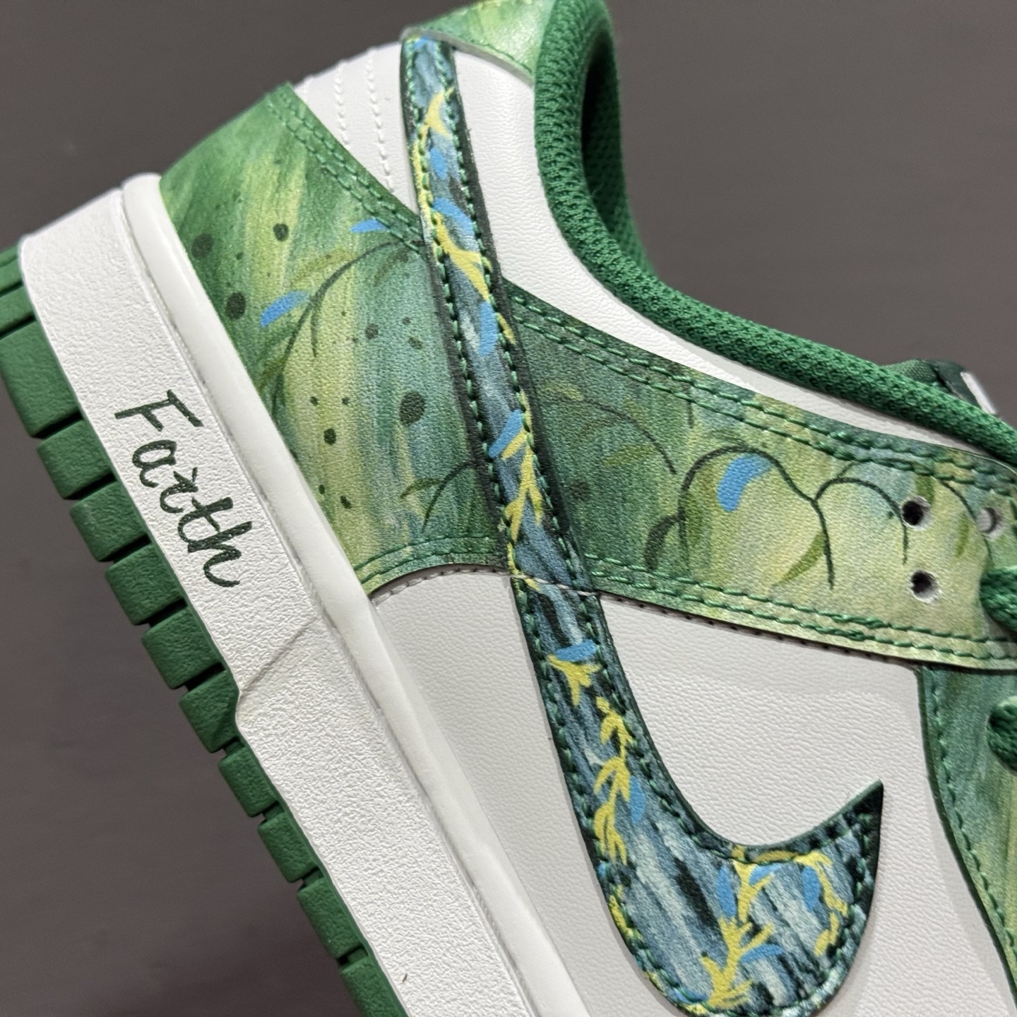 280 Nike Dunk Low 柳拂衣 白绿 当Dunk经典廓形邂逅东方自然诗韵 HF5441-101-Chinese UA Cheap High Quatity Brand Clothes Bags handbags Sneakers wholesale wholesaler seller from China Factory suppliers Fashion Clothing Shoes best Quality Beautiful Price 280 Nike Dunk Low 柳拂衣 白绿 当Dunk经典廓形邂逅东方自然诗韵 HF5441-101