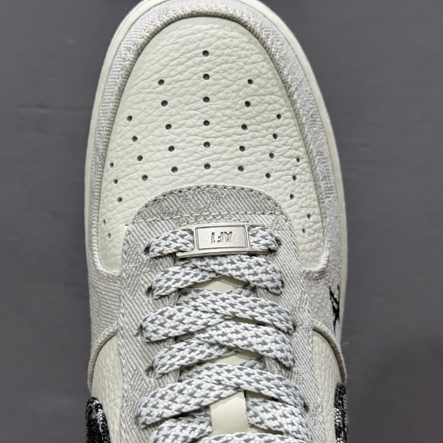 260 Louis Vuitton x NIke Air Force 1 拼接牛仔 SC0601-550-Chinese UA Cheap High Quatity Brand Clothes Bags handbags Sneakers wholesale wholesaler seller from China Factory suppliers Fashion Clothing Shoes best Quality Beautiful Price 260 Louis Vuitton x NIke Air Force 1 拼接牛仔 SC0601-550