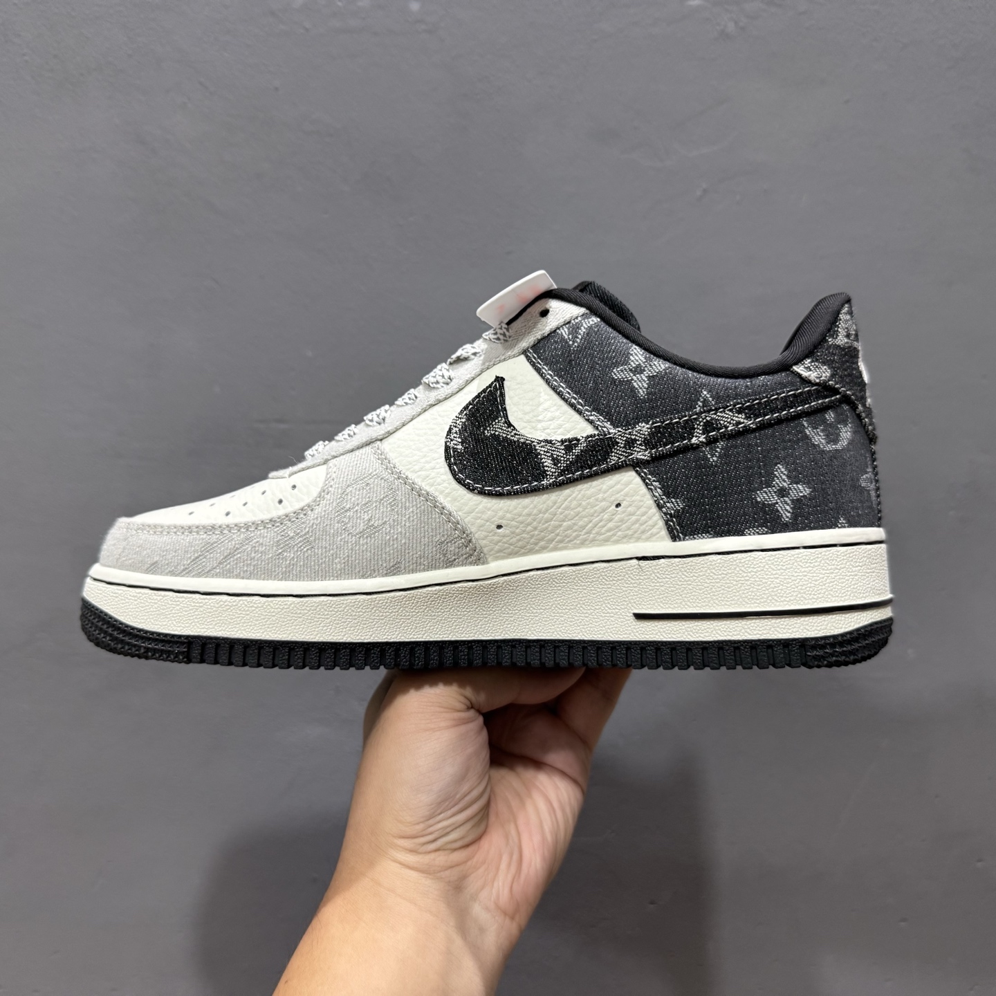 260 Louis Vuitton x NIke Air Force 1 拼接牛仔 SC0601-550-Chinese UA Cheap High Quatity Brand Clothes Bags handbags Sneakers wholesale wholesaler seller from China Factory suppliers Fashion Clothing Shoes best Quality Beautiful Price 260 Louis Vuitton x NIke Air Force 1 拼接牛仔 SC0601-550