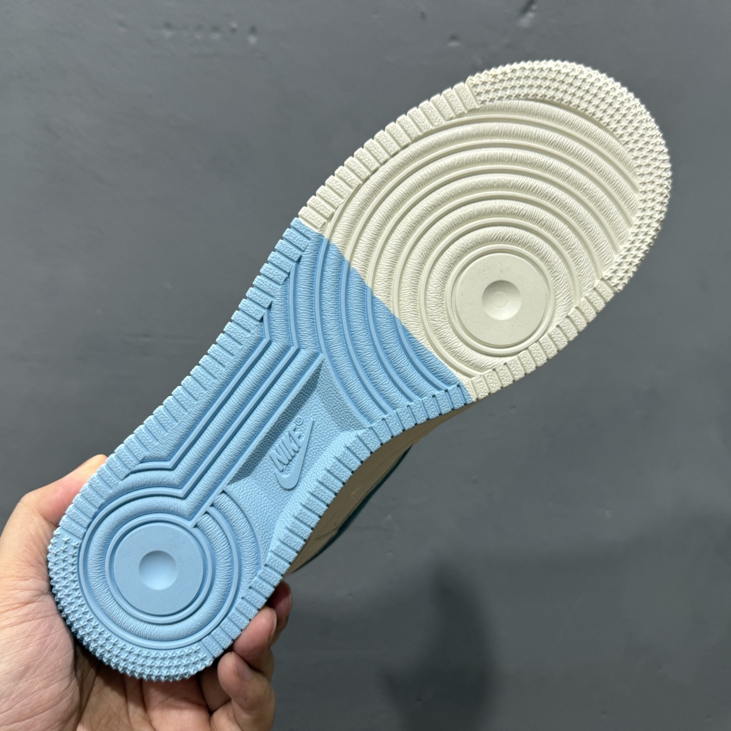 260 独家实拍Nike Air Force 1‘07 Low 米蓝浪花 空军一号低帮休闲板鞋 CS5288-027-Chinese UA Cheap High Quatity Brand Clothes Bags handbags Sneakers wholesale wholesaler seller from China Factory suppliers Fashion Clothing Shoes best Quality Beautiful Price 260 独家实拍Nike Air Force 1‘07 Low 米蓝浪花 空军一号低帮休闲板鞋 CS5288-027