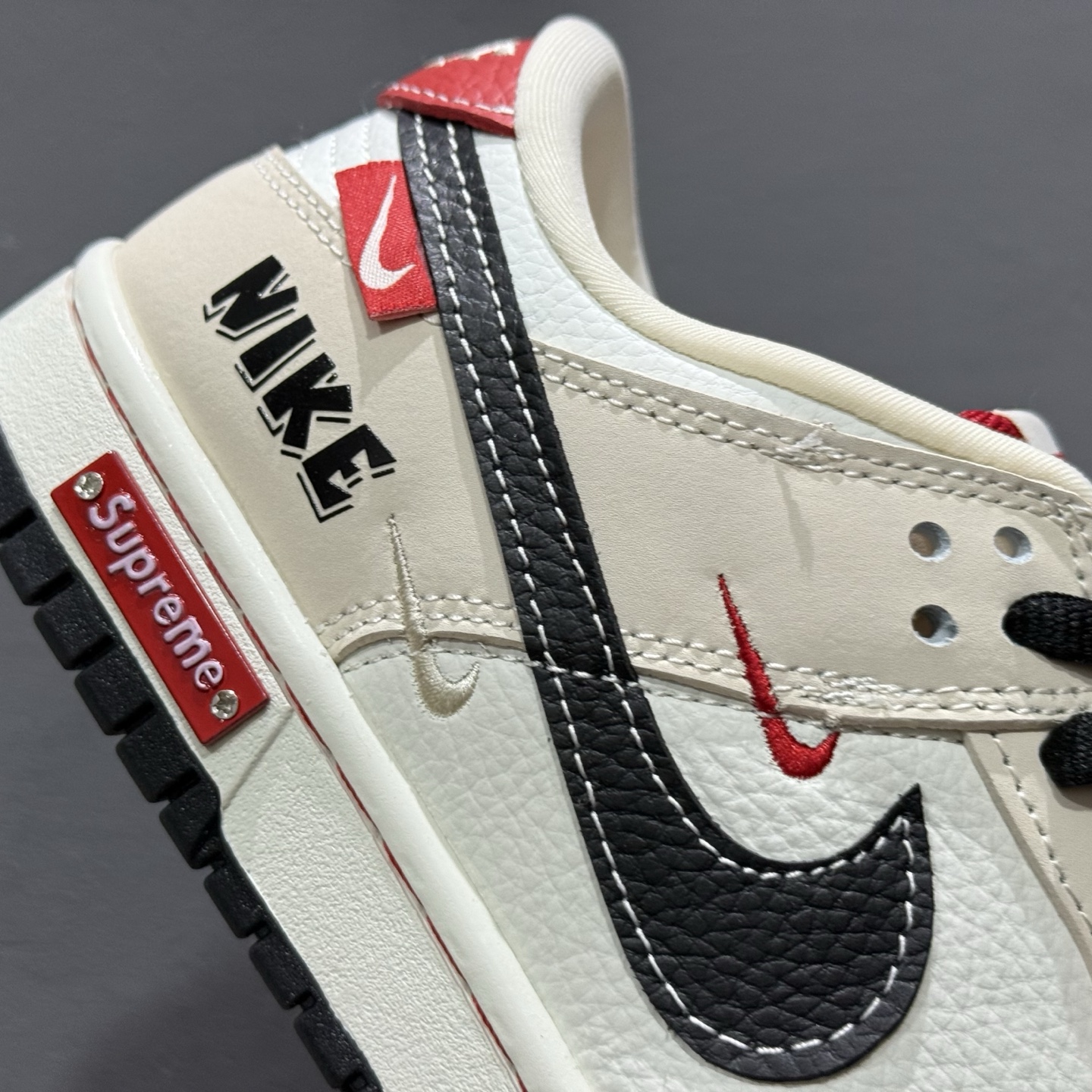 280 Supreme x Nike Dunk Low 白卡其三小勾 SC9207-427