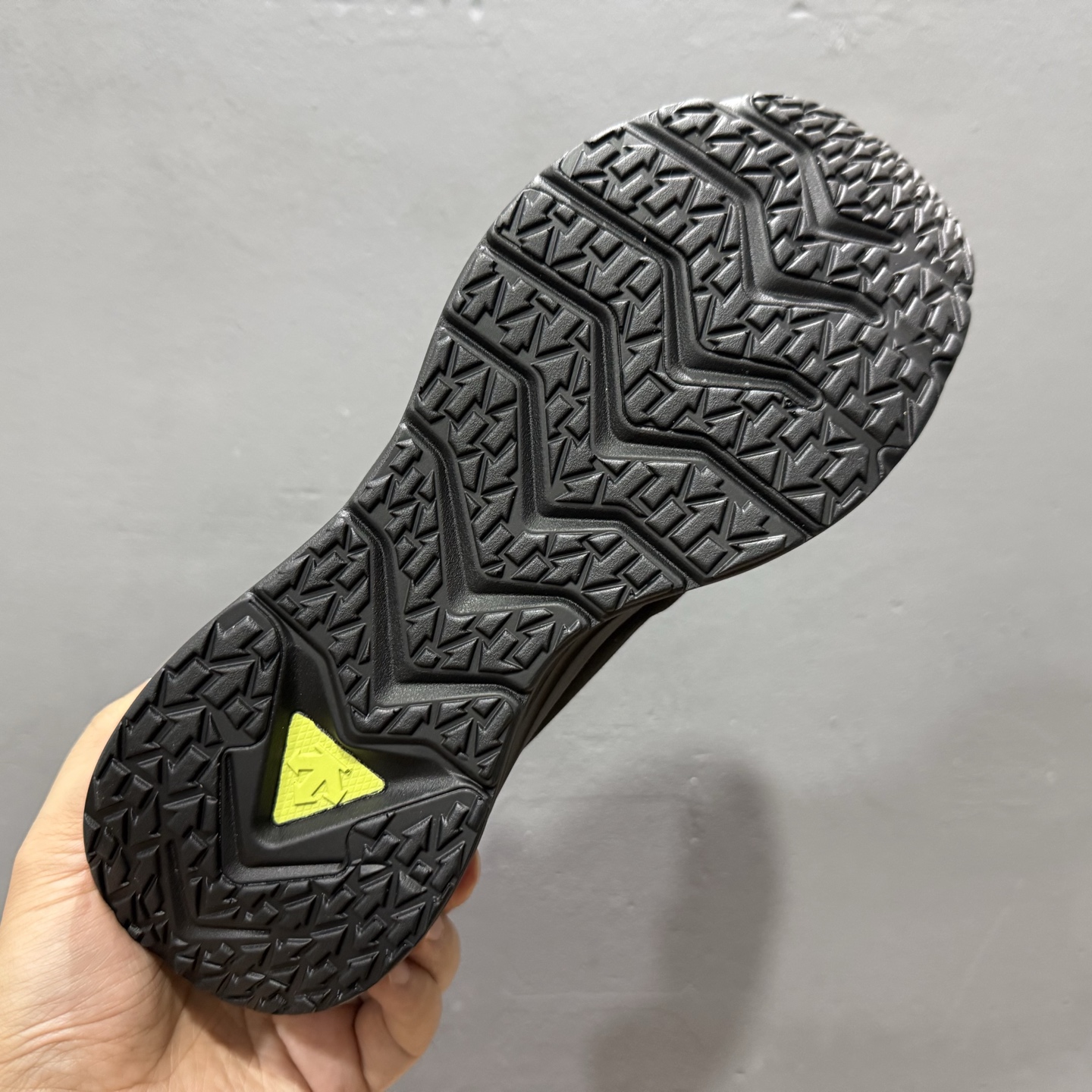 360 L/DESCENTE迪桑特轻盈缓震透气鞋面时尚休闲运动男子越野跑鞋-Chinese UA Cheap High Quatity Brand Clothes Bags handbags Sneakers wholesale wholesaler seller from China Factory suppliers Fashion Clothing Shoes best Quality Beautiful Price 360 L/DESCENTE迪桑特轻盈缓震透气鞋面时尚休闲运动男子越野跑鞋