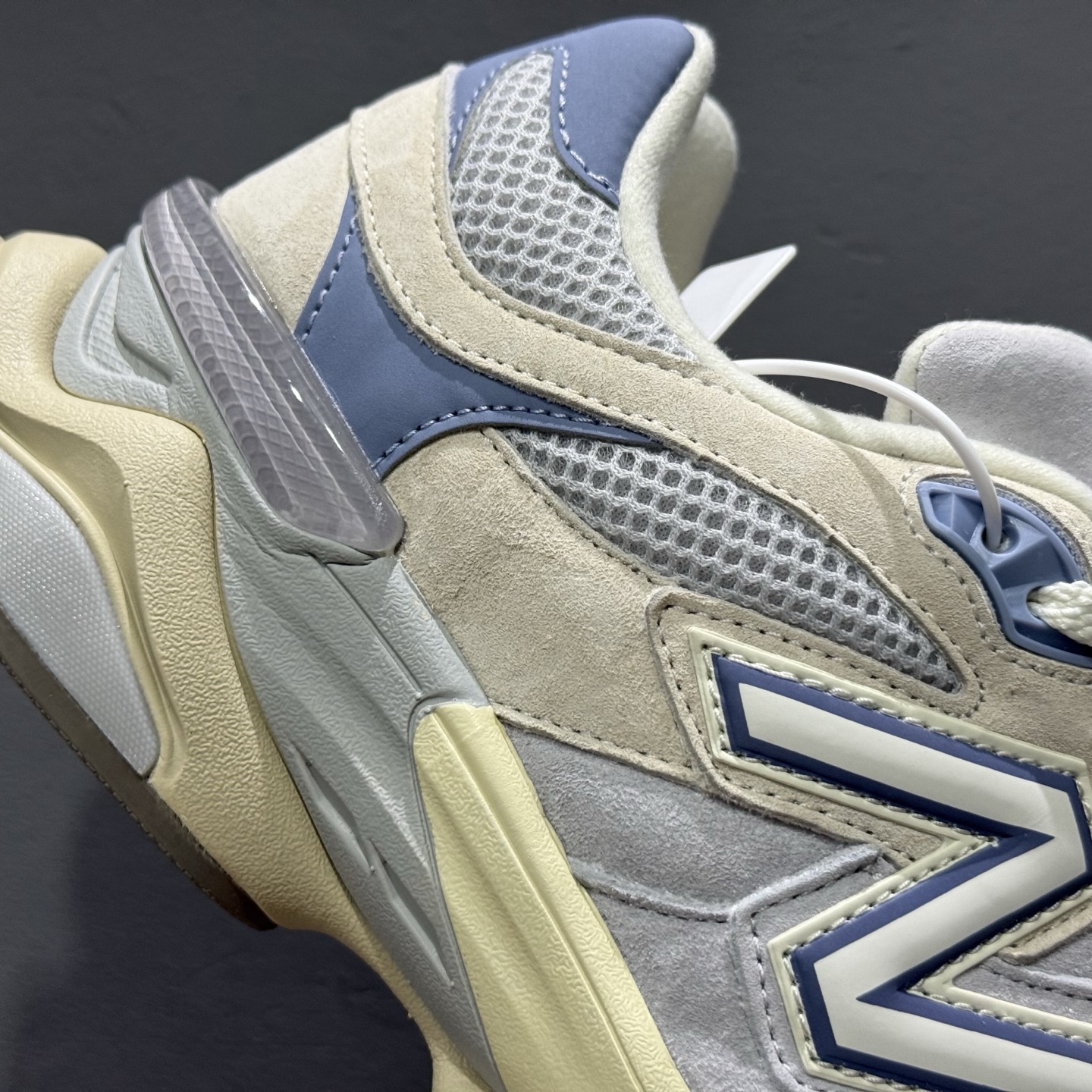 ¥240 纯原 New Balance NB9060 联名款 复古休闲运动慢跑鞋 U9060EEL-Chinese UA Cheap High Quatity Brand Clothes Bags handbags Sneakers wholesale wholesaler seller from China Factory suppliers Fashion Clothing Shoes best Quality Beautiful Price ¥240 纯原 New Balance NB9060 联名款 复古休闲运动慢跑鞋 U9060EEL