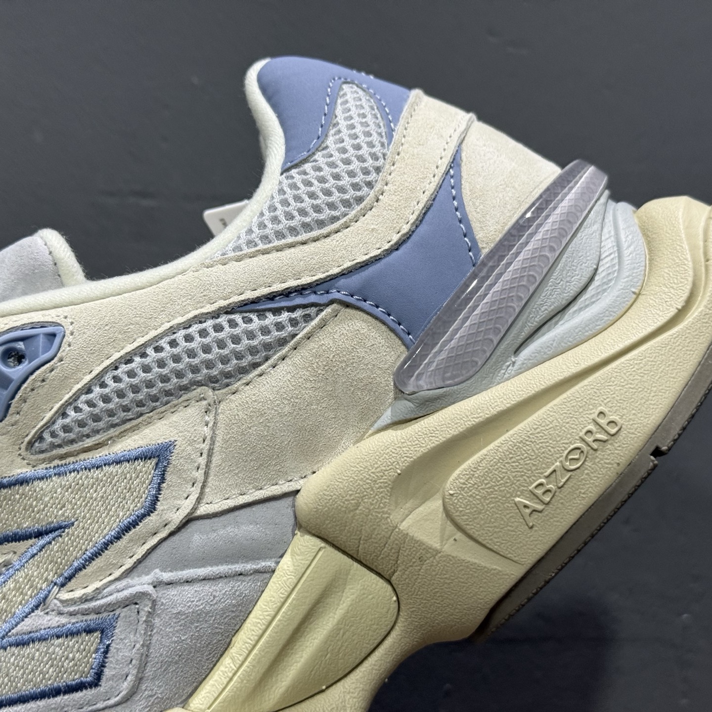 ¥240 纯原 New Balance NB9060 联名款 复古休闲运动慢跑鞋 U9060EEL-Chinese UA Cheap High Quatity Brand Clothes Bags handbags Sneakers wholesale wholesaler seller from China Factory suppliers Fashion Clothing Shoes best Quality Beautiful Price ¥240 纯原 New Balance NB9060 联名款 复古休闲运动慢跑鞋 U9060EEL